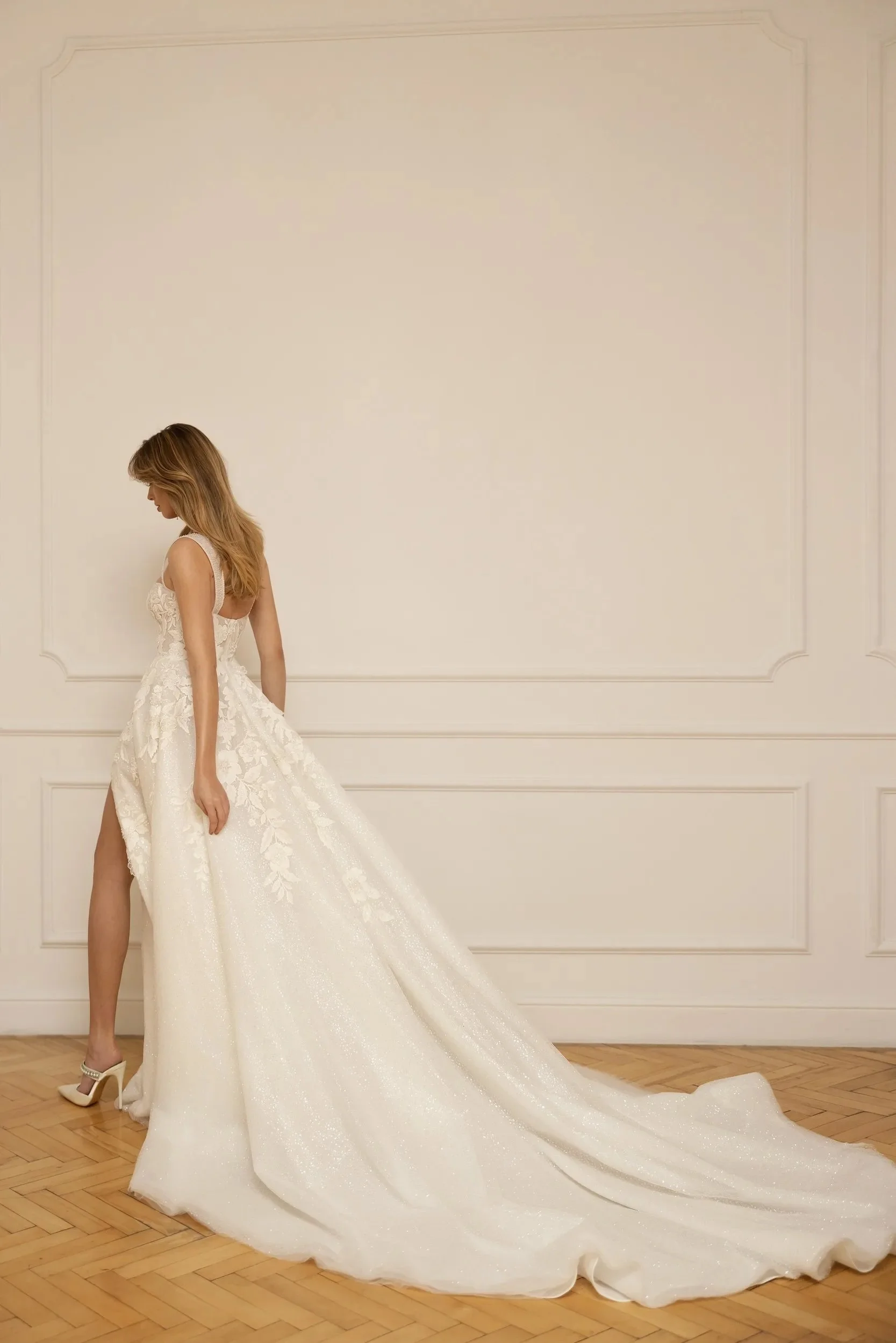 eva-lendel-less-is-more-3-wedding-dress-eclipse-3.jpg.jpeg