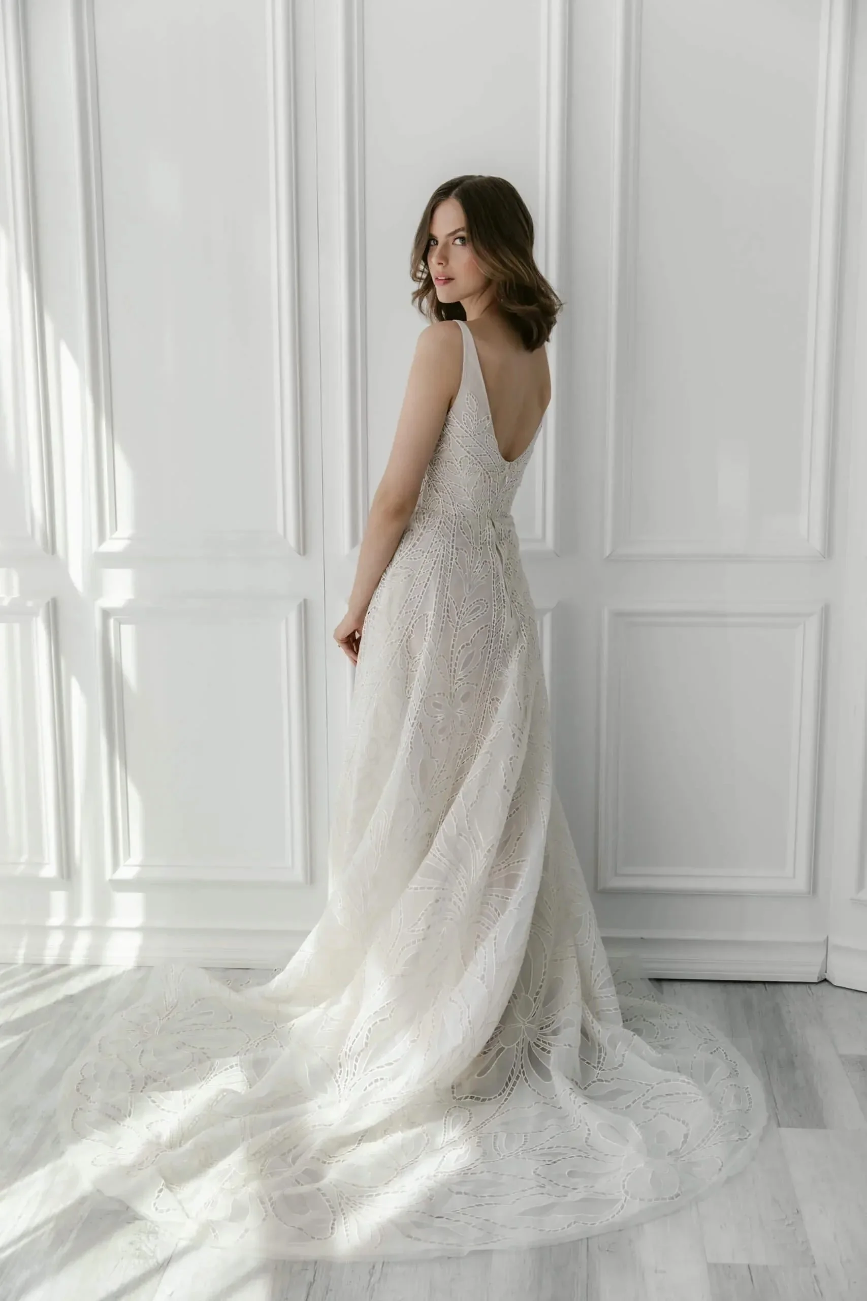 Enaura-Lotus-Wedding-Dress2.jpeg