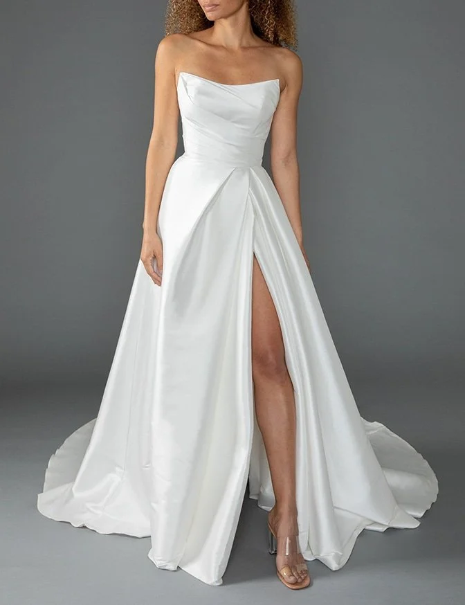 F1680541094934-1.-Louvienne_Malea_front.jpg