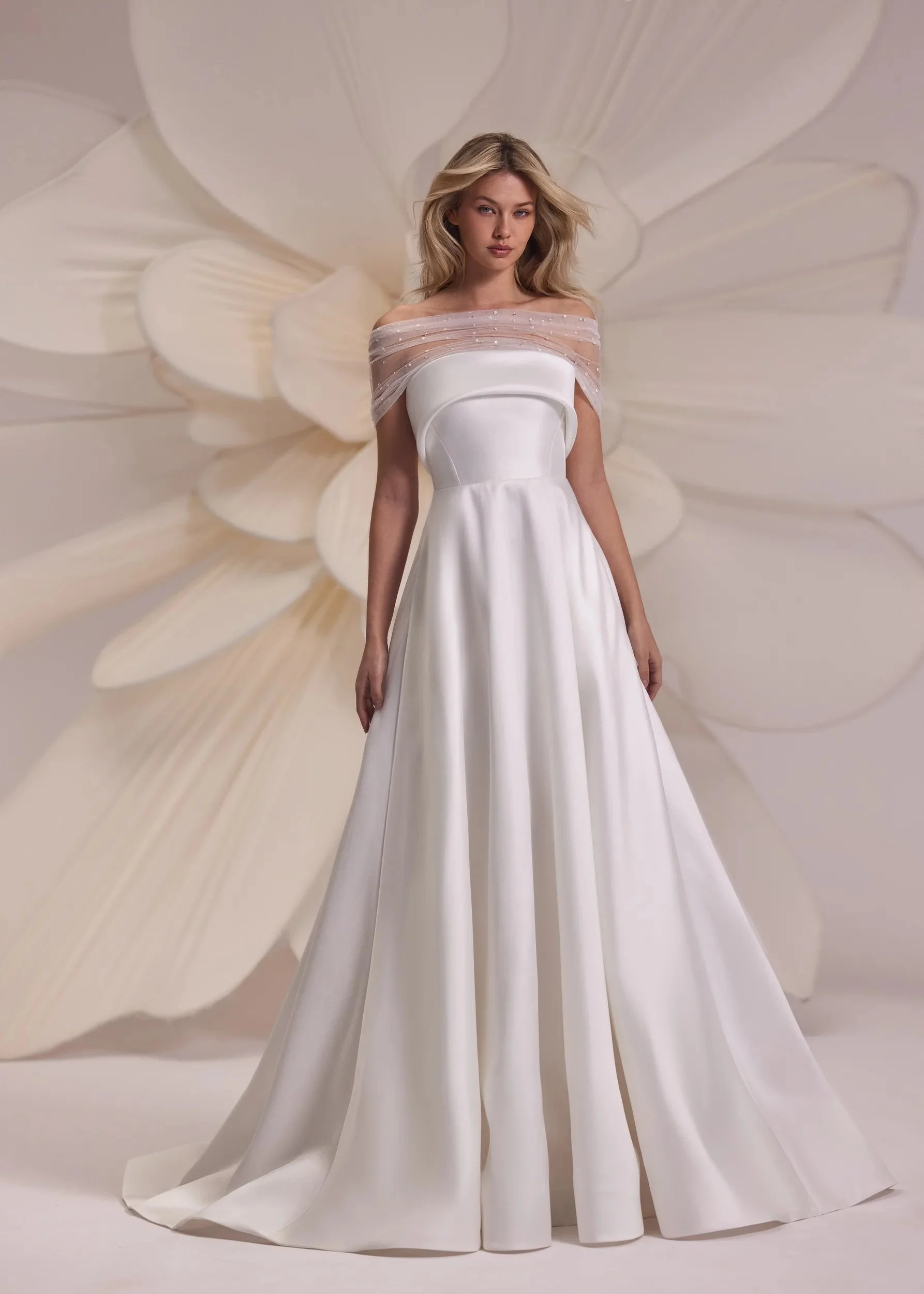 eva-lendel-less-is-more-4-wedding-dress-teya-1.jpg.jpeg