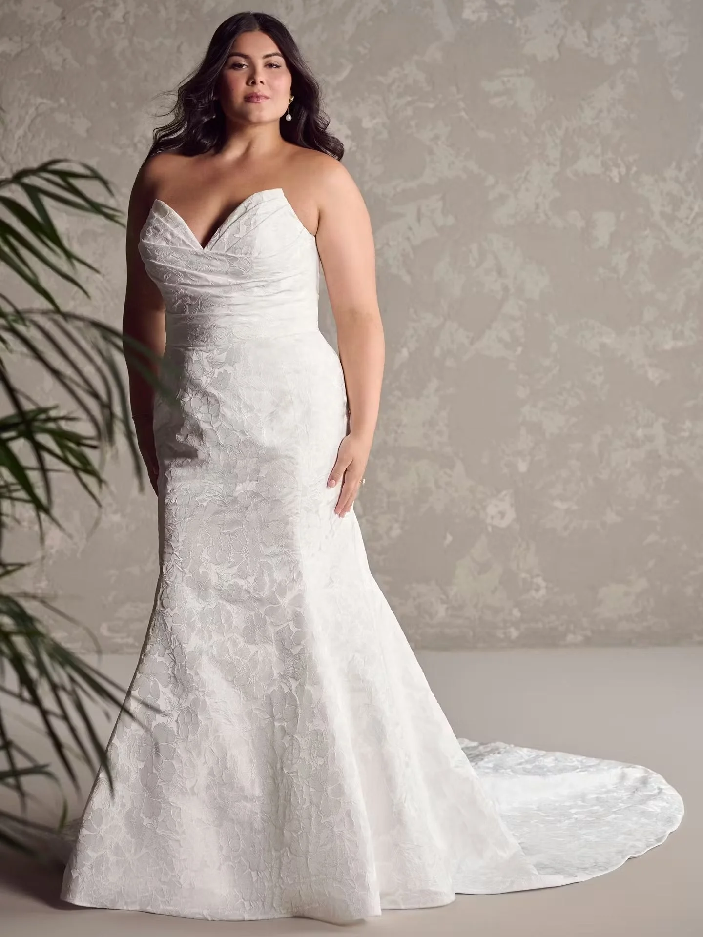 Maggie-Sottero-Hilo-Fit-and-Flare-Wedding-Dress-24MS201A01-Alt52-AI-Curve.jpg