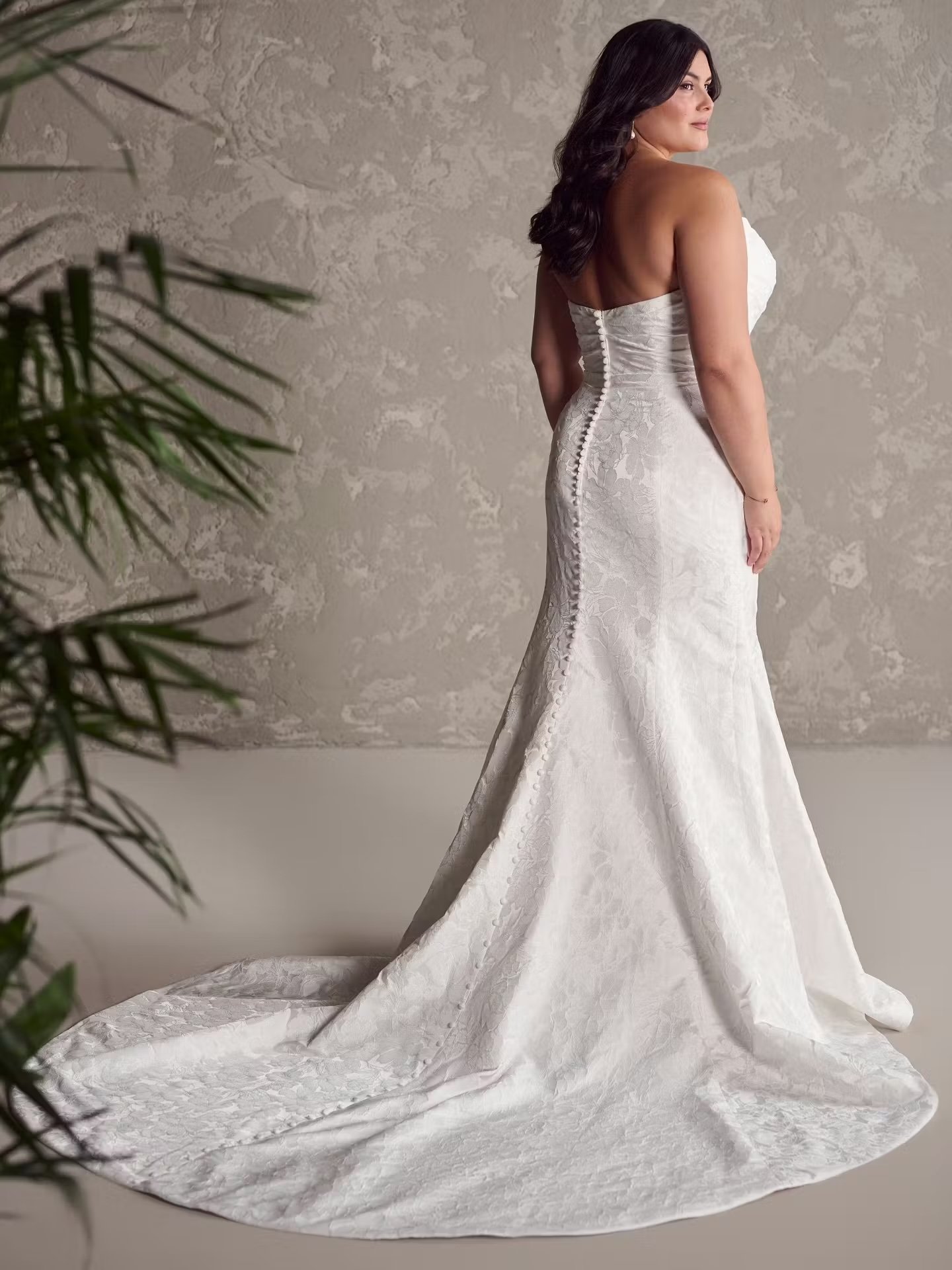 Maggie-Sottero-Hilo-Fit-and-Flare-Wedding-Dress-24MS201A01-Alt54-AI-Curve.jpg