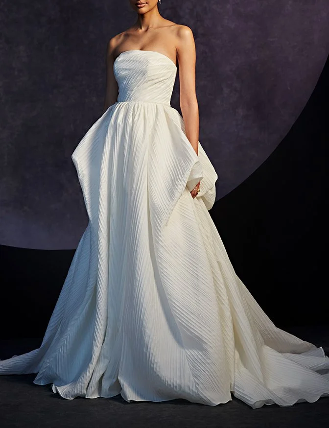 F1682366776136-1.-Theia_Aurora_front.jpg