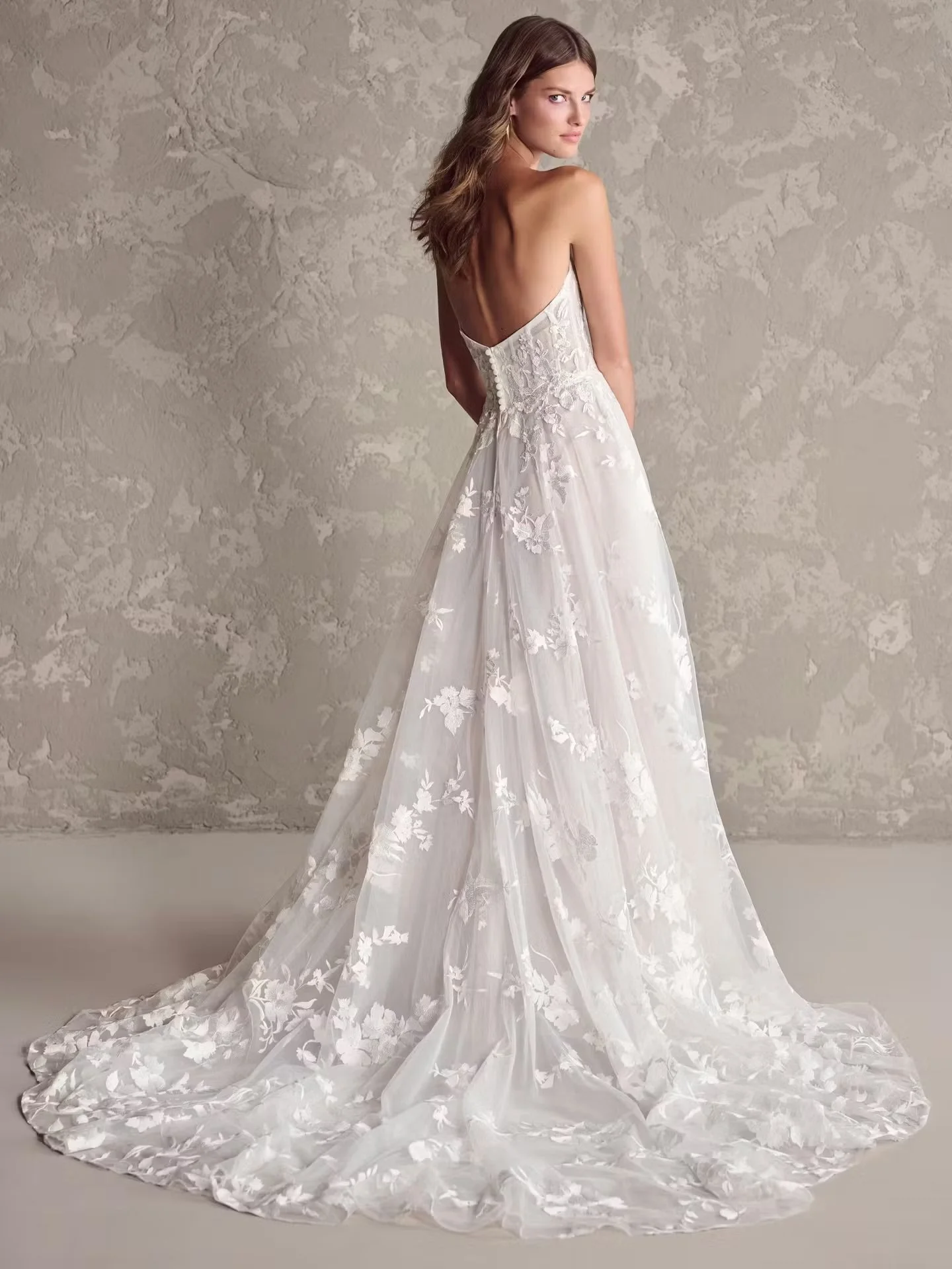 Sottero-and-Midgley-Sutton-A-Line-Wedding-Dress-24SS203A01-Alt54-IV.jpg
