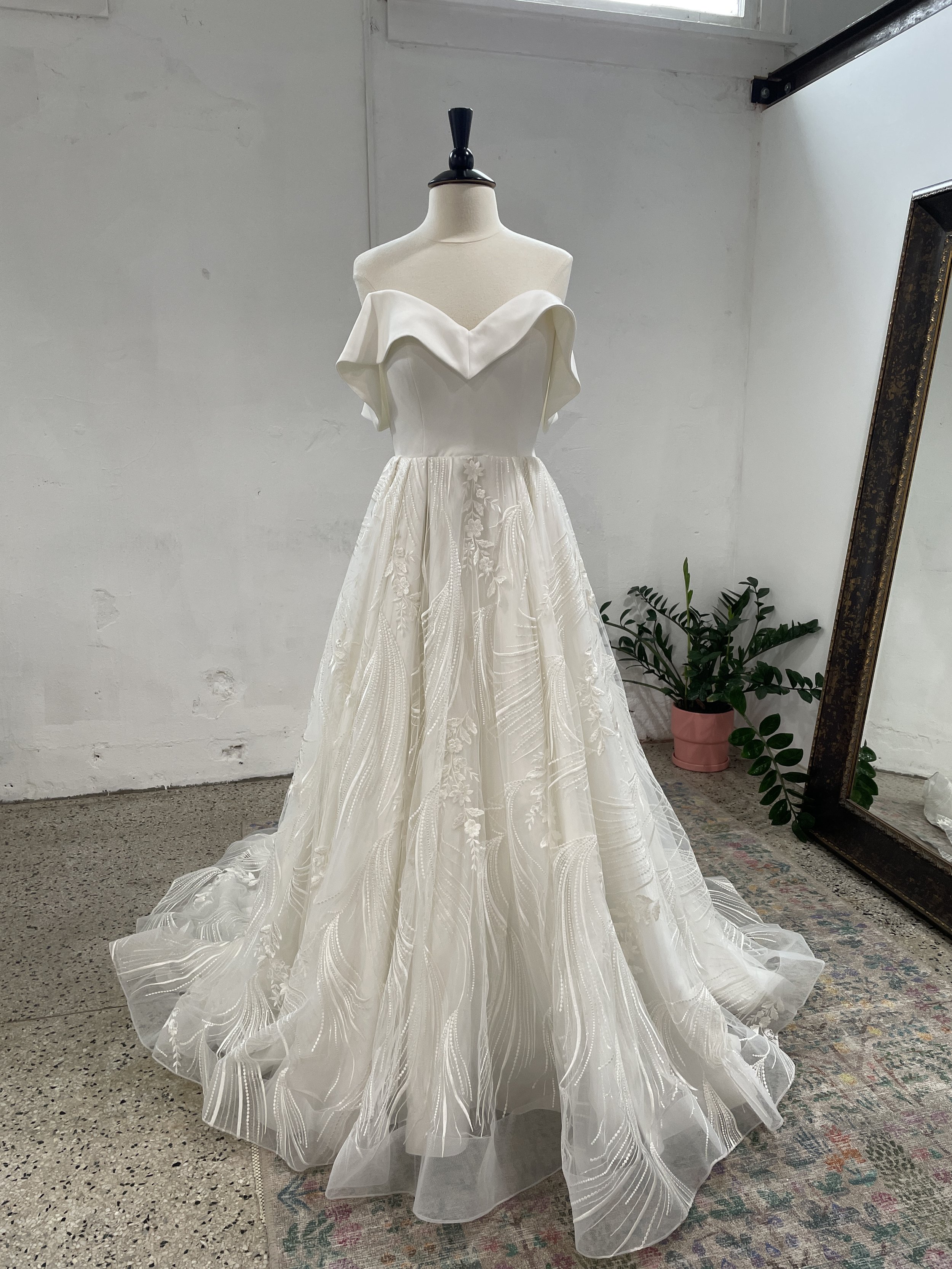cizzy bridal | cz8366