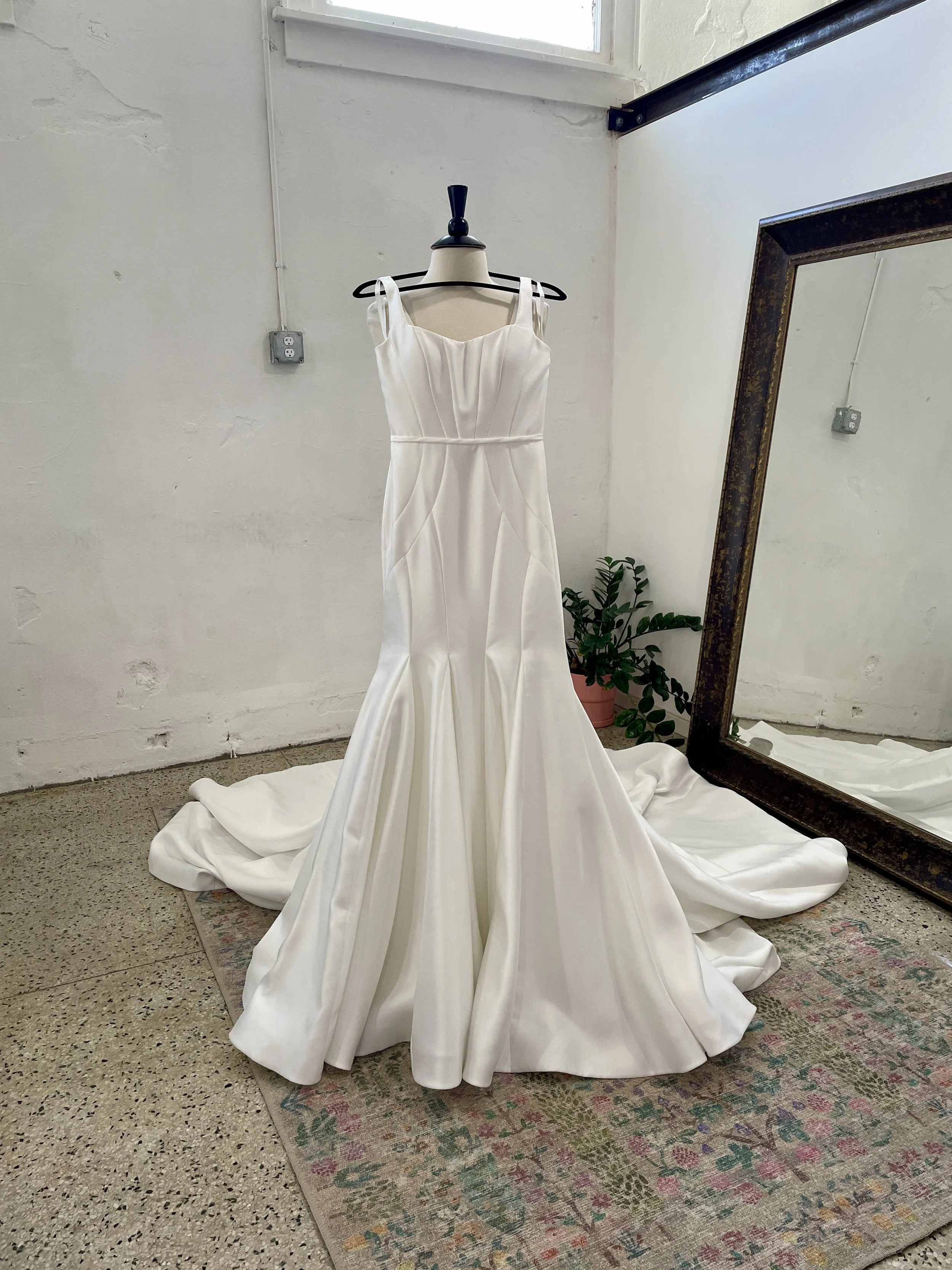 amy &amp; eve textured satin fit and flare