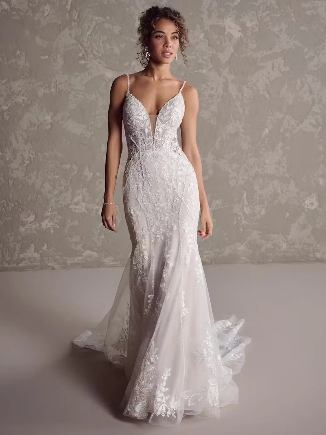 Maggie-Sottero-Sydney-Fit-and-Flare-Wedding-Dress-24MS238A01-Alt53-BLS.jpg