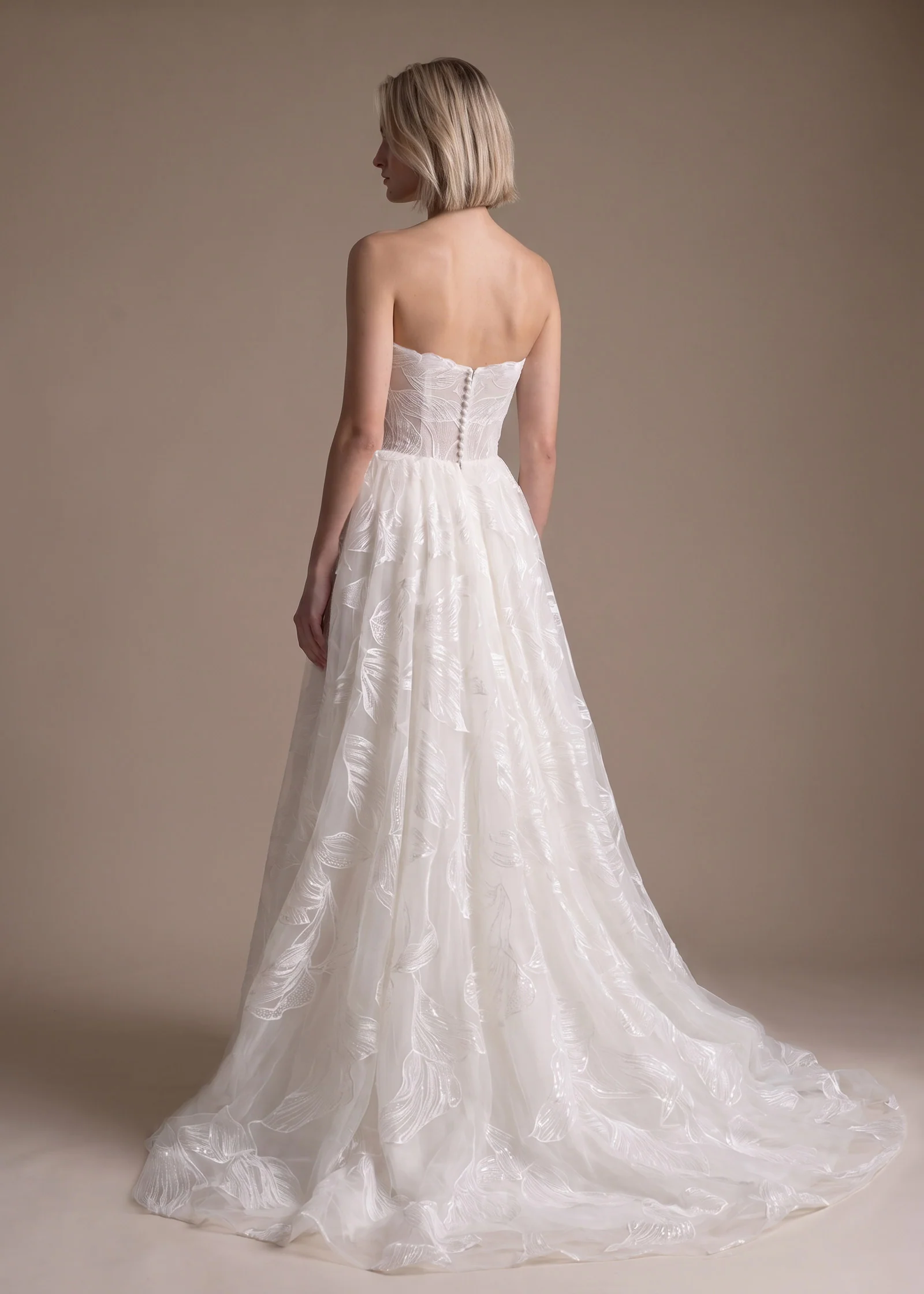 lotus-threads-24101-wedding-dress-back-2.png