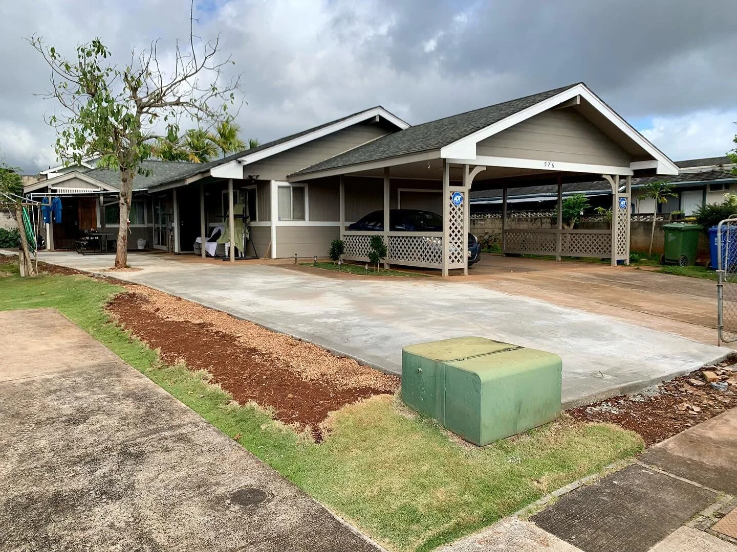 🛠️Extend driveway and pour concrete 
#driveway #extend #concrete 
.
.
.
Contact us for any inquires! 
📧 contact@hammaco.com 
📞 (808)699-4766 
#hamma #general #construction #electrical #engineer #electrician #contractor #build #renovate #upgrade #h