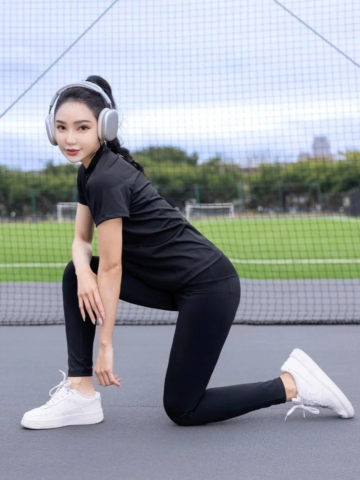 女王主題週女性商品搶先曝光 🙌
大家有注意到哪些閃閃發光的小細節嗎 👀
跟著QUEENS們一起 SHINE ON ✨
展現女王般的態度 💛

👑 25-26國王瑜珈短袖上衣｜$1,290
👑 25-26國王瑜珈長袖上衣｜$1,390
👑 25-26國王瑜珈長褲｜$1,480
👑 25-26 QUEENS應援毛巾｜女王版｜$550

3/6 &amp; 3/6 我們新莊城堡不見不散 🫵

🎫 3 月女王主題週門票｜https://reurl.cc/oYEXMl

#NewTaip