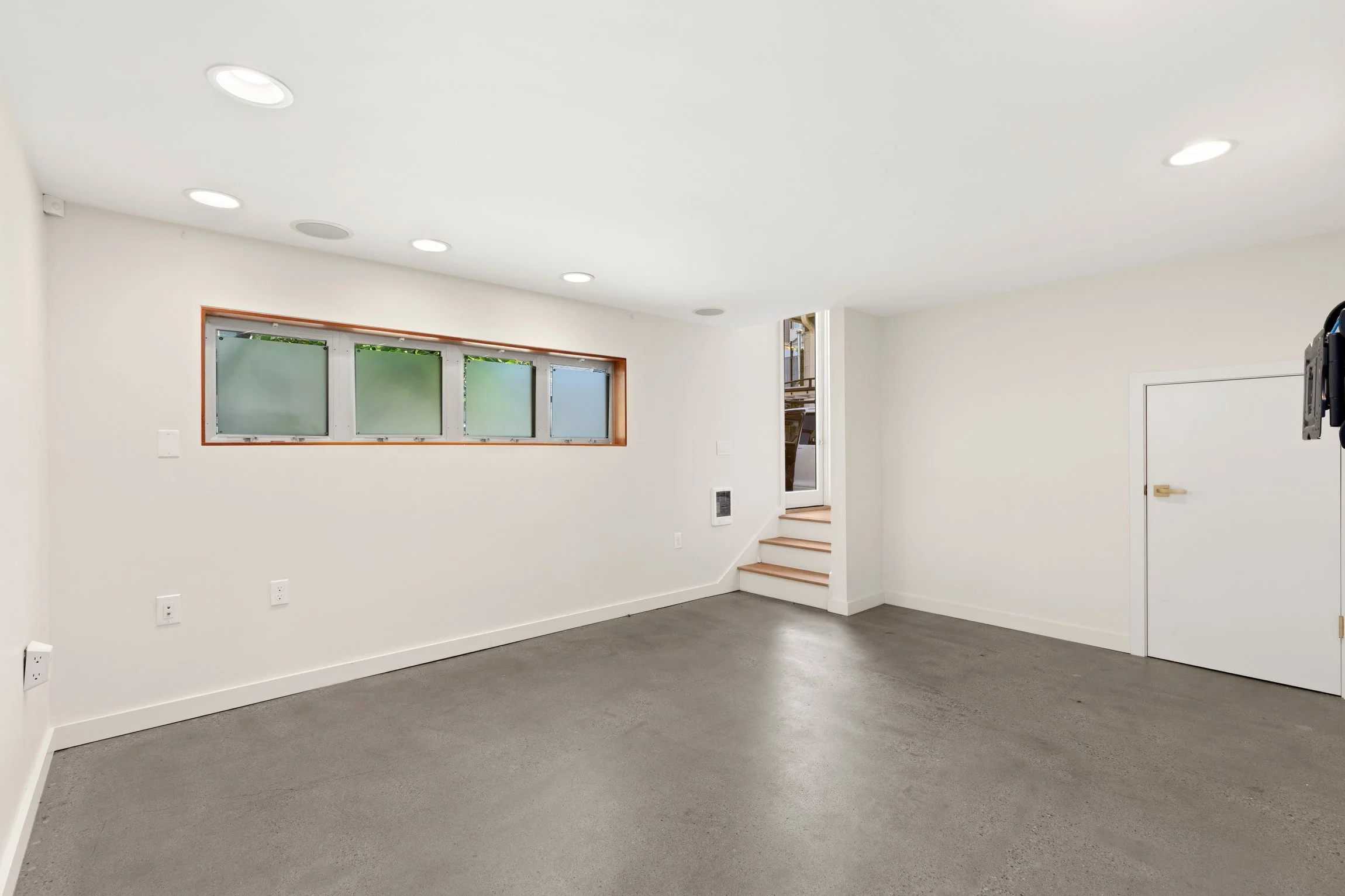 Private entrance off reserved parking spot- this space is cozy and perfect for any lifestyle.