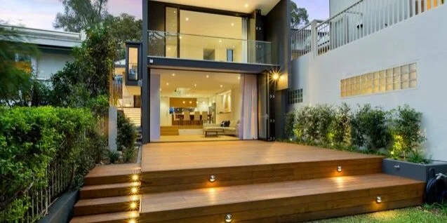 HOW TO AMPLIFY YOUR OUTDOOR ENTERTAINING SPACE WITH GARDEN LIGHTING