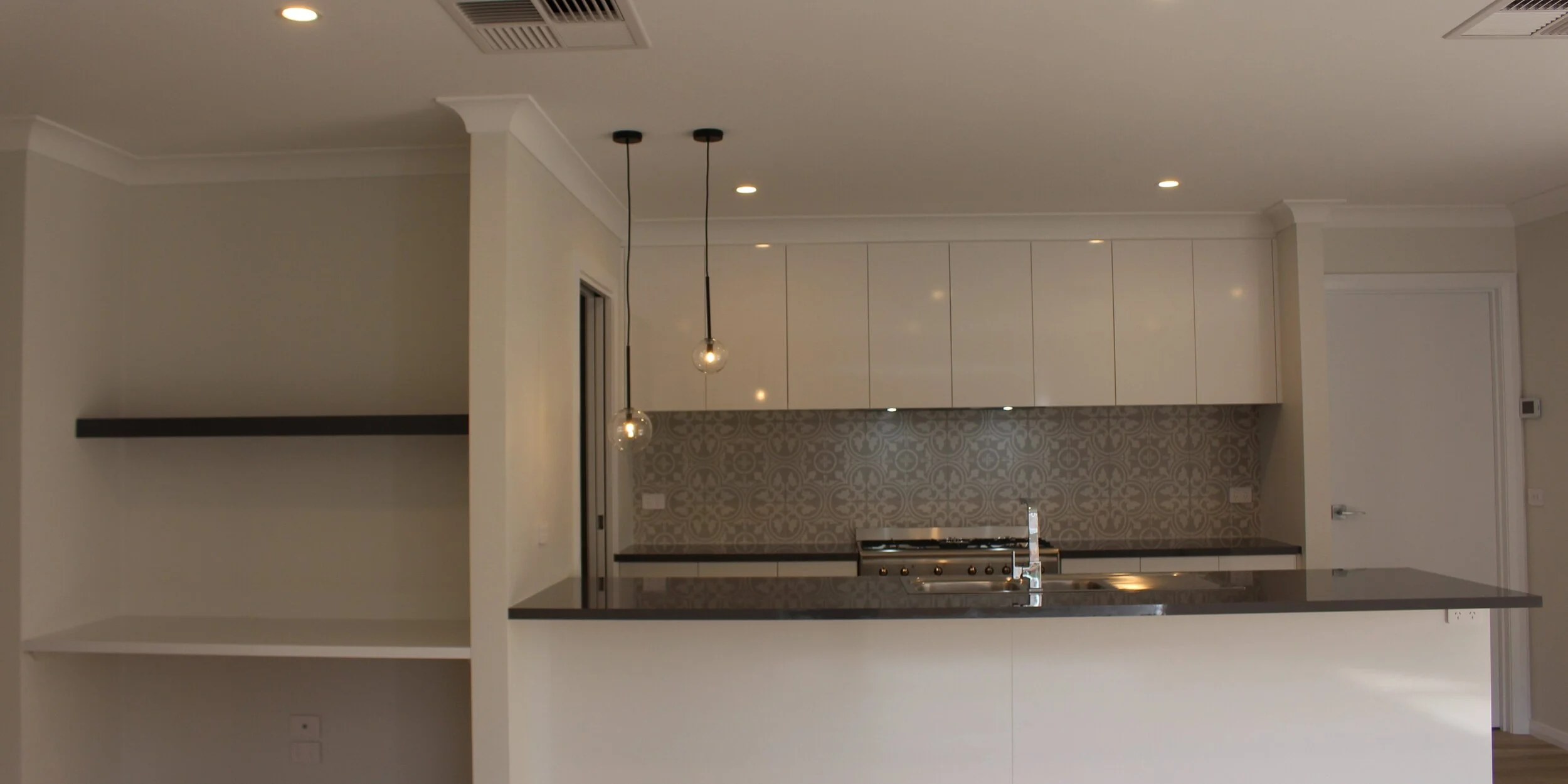 STUDY NOOKS – SQUEEZING IN A HOME OFFICE