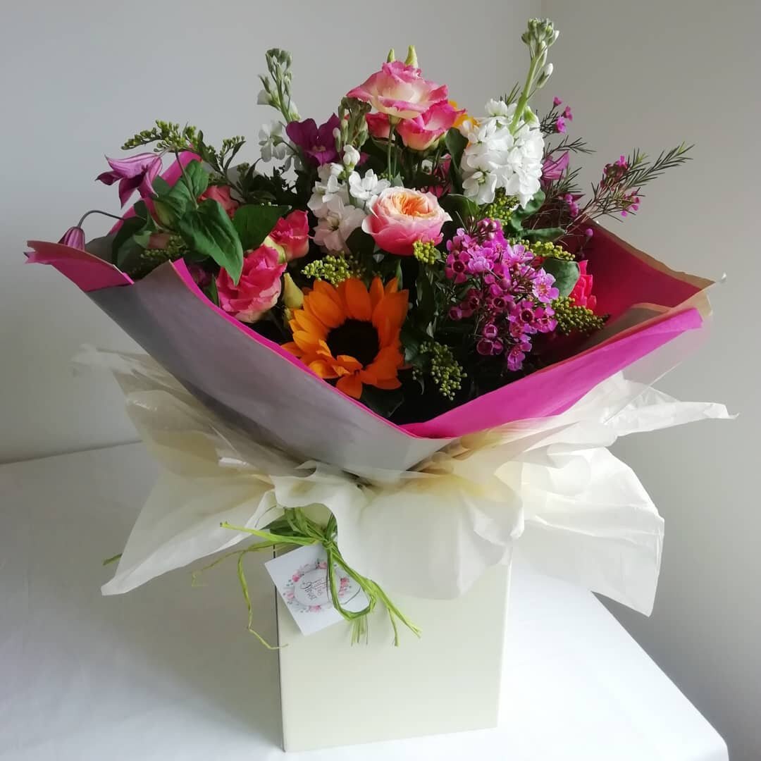 #tigerlilliesflorist #ecofriendly #norfolkflorist #giftbouquets #norwichflorist #floristsofinstagram #flowerdelivery #shoplocal #supportsmallbusiness #surlingham #floralbouquet #ecofriendlybouquet