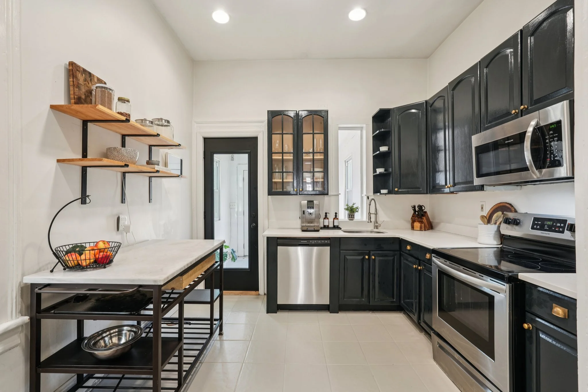 17-web-or-mls-Emory St-S1003-017.jpg