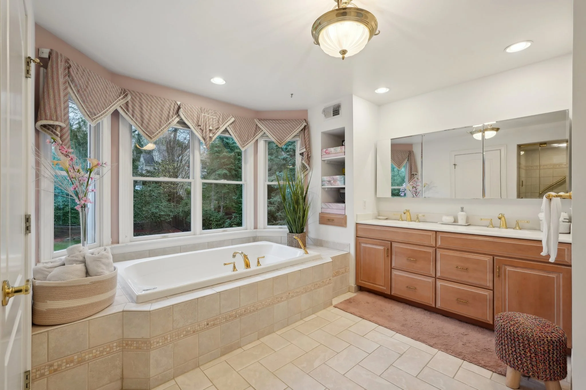 57-web-or-mls-Greenbriar Rd-2204-057.jpg