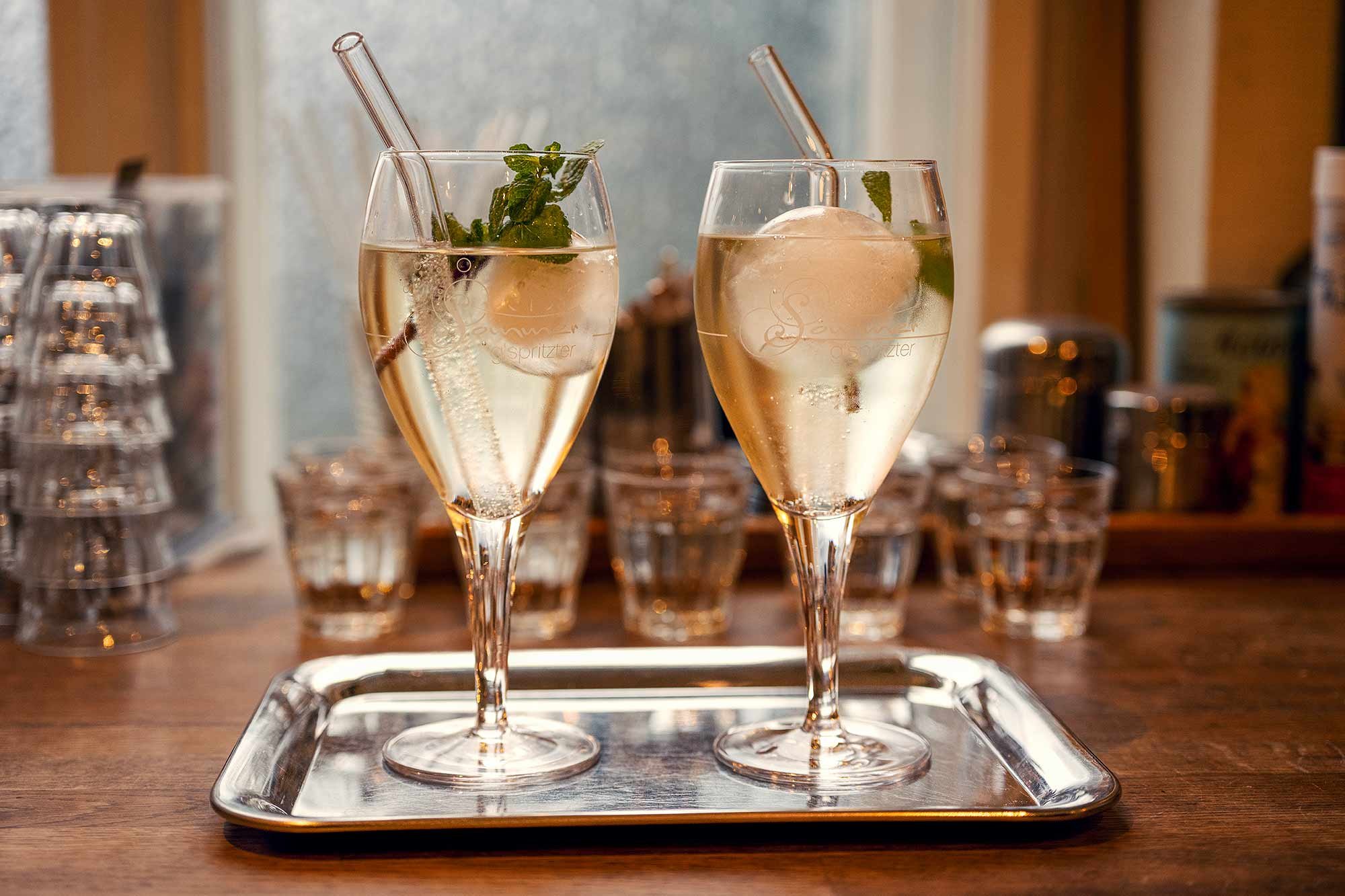 Hugo-Cocktail mit frischer Minze