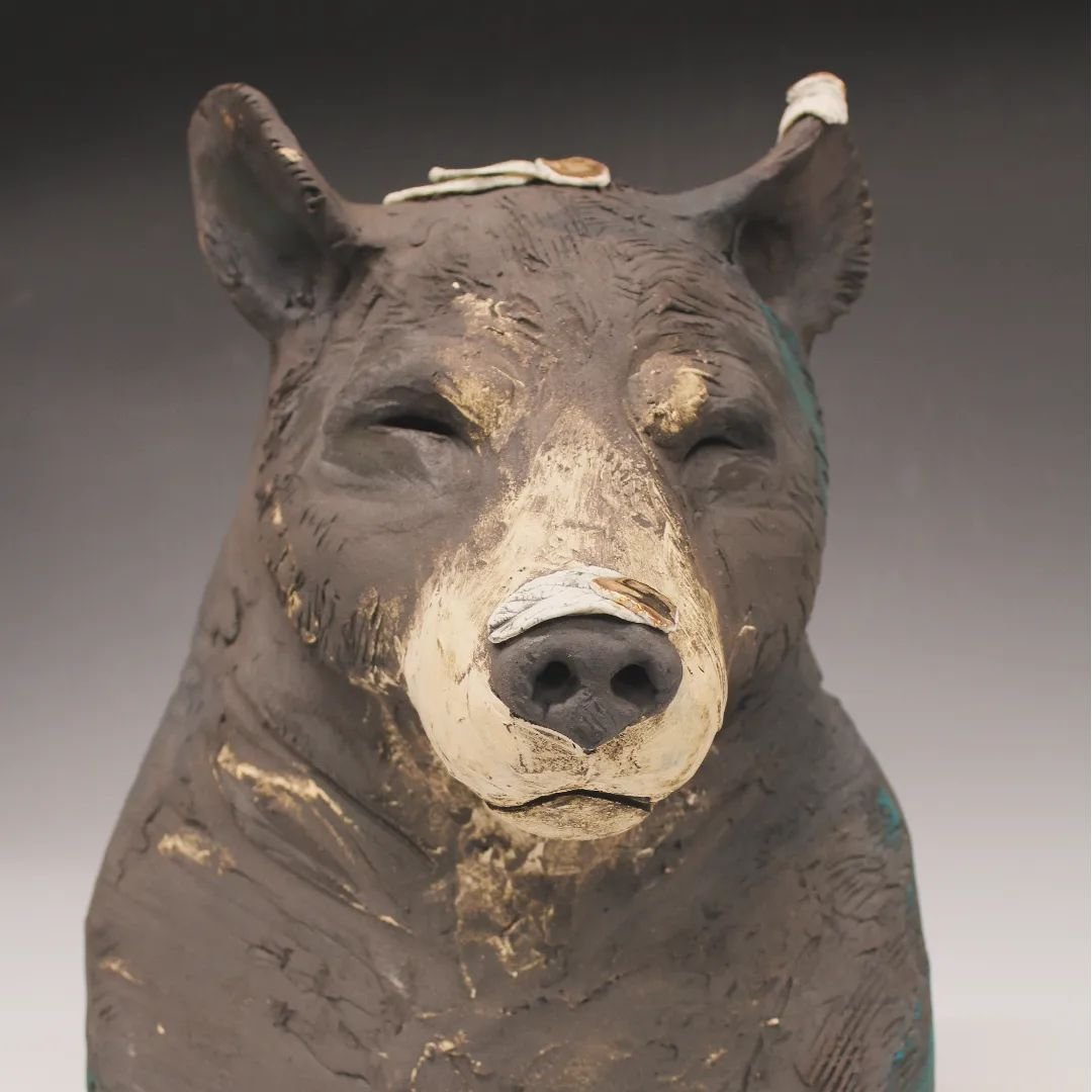 We are very excited to host Jack Durling @jackdurlingceramics for our next workshop, focusing on animal portraits. This is a great opportunity for hand builders to build on their skills, work with new clay, and create your favourite animal-maybe your