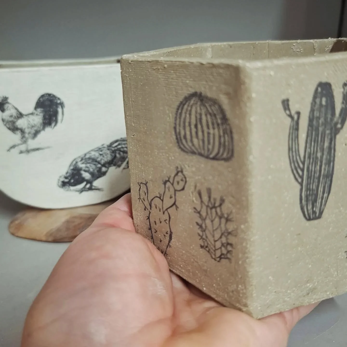 Make and Decorate Vases with Underglaze Transfers 

21 March 
10am-3pm

Join our teacher Katia in this half-day workshop as she guides you through the process of creating beautiful slab-built ceramic vases and applying underglaze transfers.
Perfect f