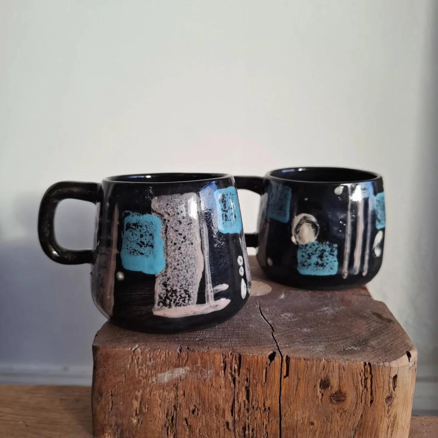 New student work.  Some might be in the sale next weekend. 
Come see us for your local shopping and a festive opening Friday 12th Dec 6-8. 
There will be a pay bar selling natural wine and Kim is making Snowball cocktails. ❄️ 

#stleonardsceramics