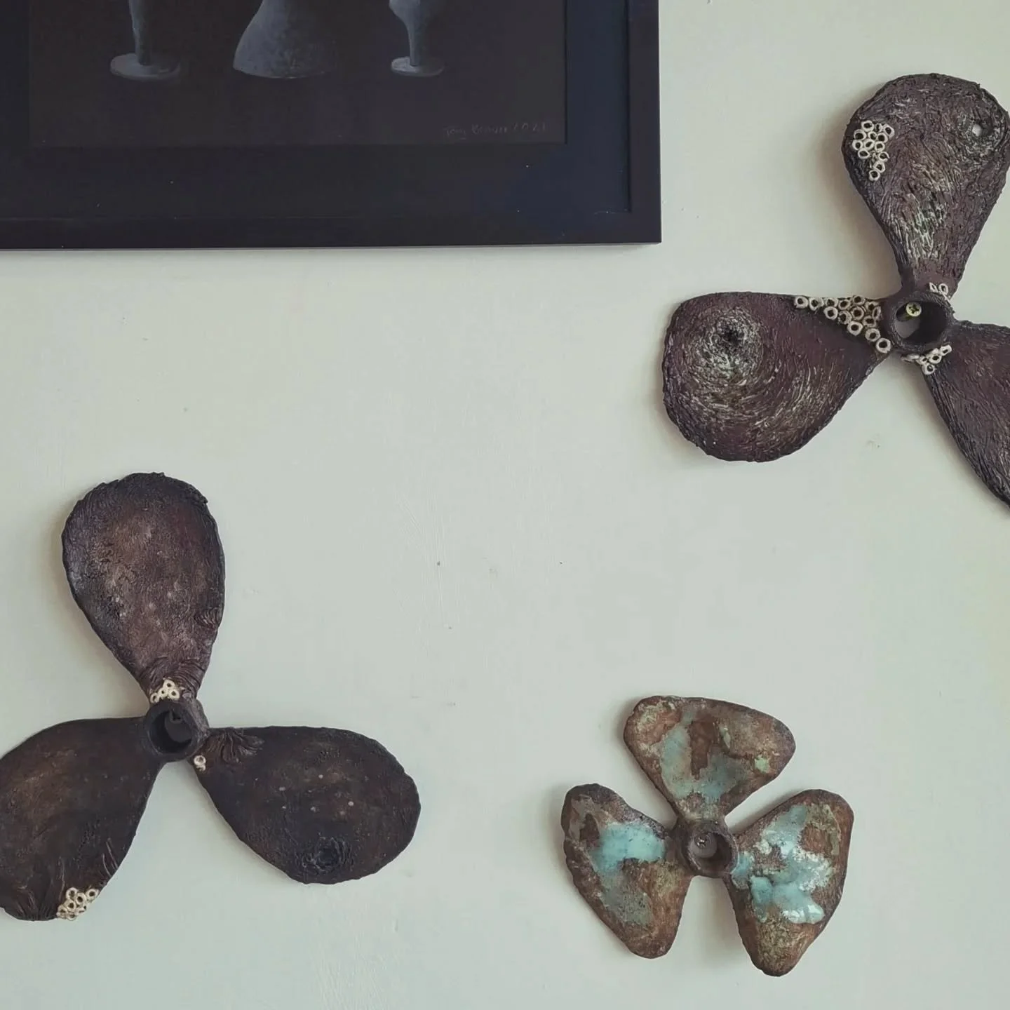 New in our shop are ceramic propellers, inspired by the sea, made by Ali @jannergren 

#stleonardsceramics #ceramics