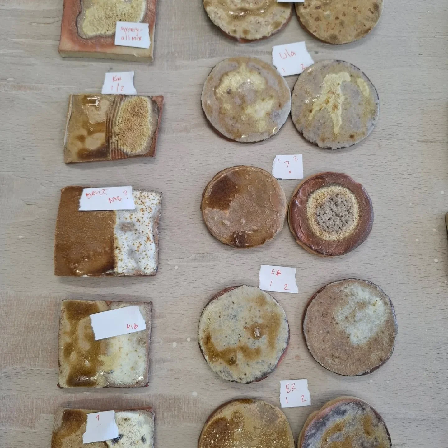 Test results from the Introduction to Wild Clay Course. 
We used our clay samples to mix it with wood ash and a second test with the addition of feldspar. 
Some promising results but would need more tests to stabilise it. But its possible to make a g