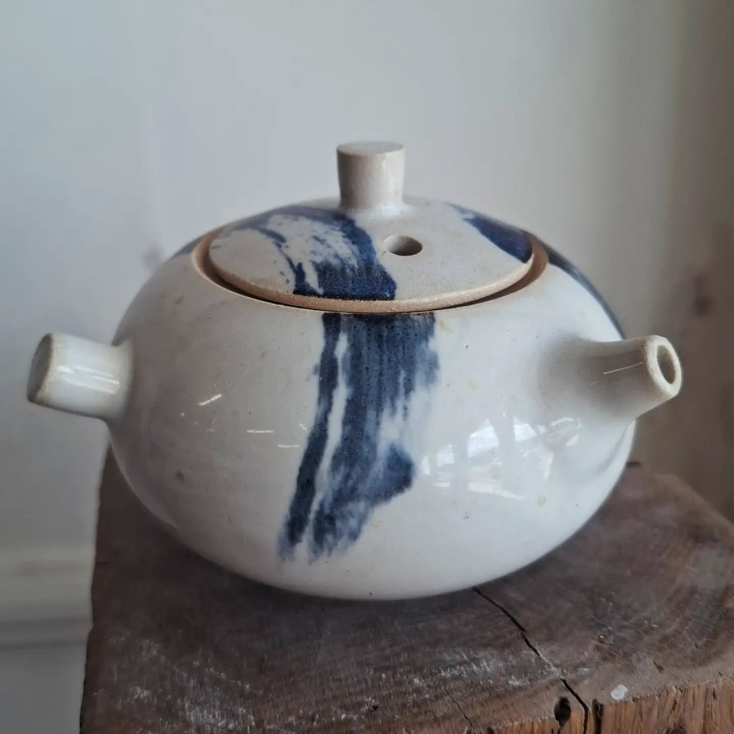 For sale in our shop is work by our member, Chris @b_u_m_m_o 
He uses expressives slips and gestures to create his work and sometimes you might see a Bummo 

#ceramics 
#stleonardsceramics