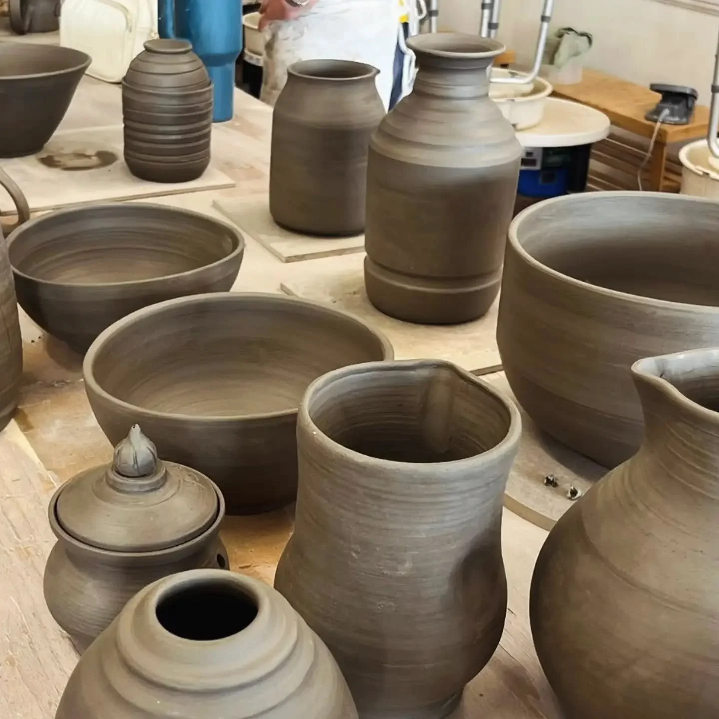 Well done potters who came to the 3 day Throwing for Improvers Workshop at the weekend. 
We will be announcing our next workshop very soon. 

#stleonardsceramics
#ceramics