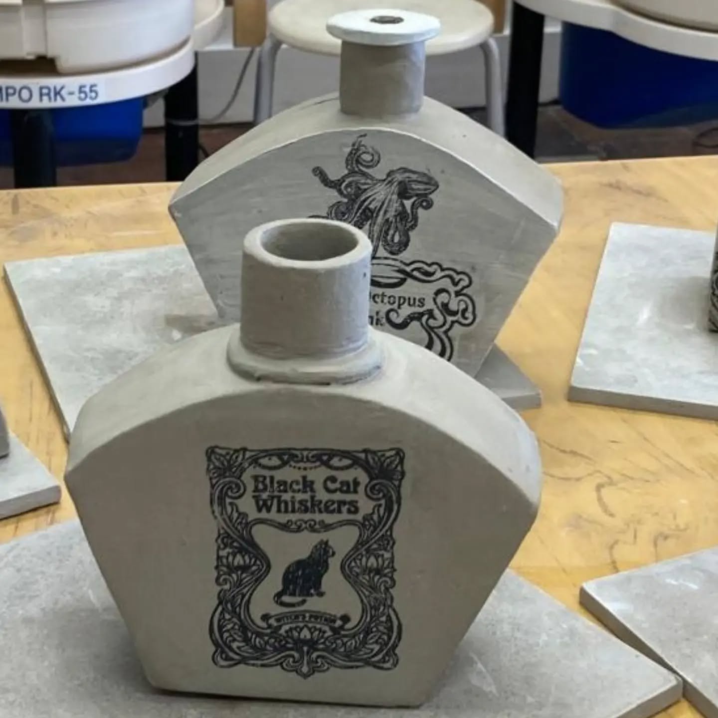 Everyone enjoyed the Apothecary Poison bottles workshop using underglaze transfers with Katia on Saturday @katianella 

Katia is back this Saturday to teach the Day of the Dead Figurines Workshop- 1 place available. 

#stleonardsceramics 
#ceramics 

