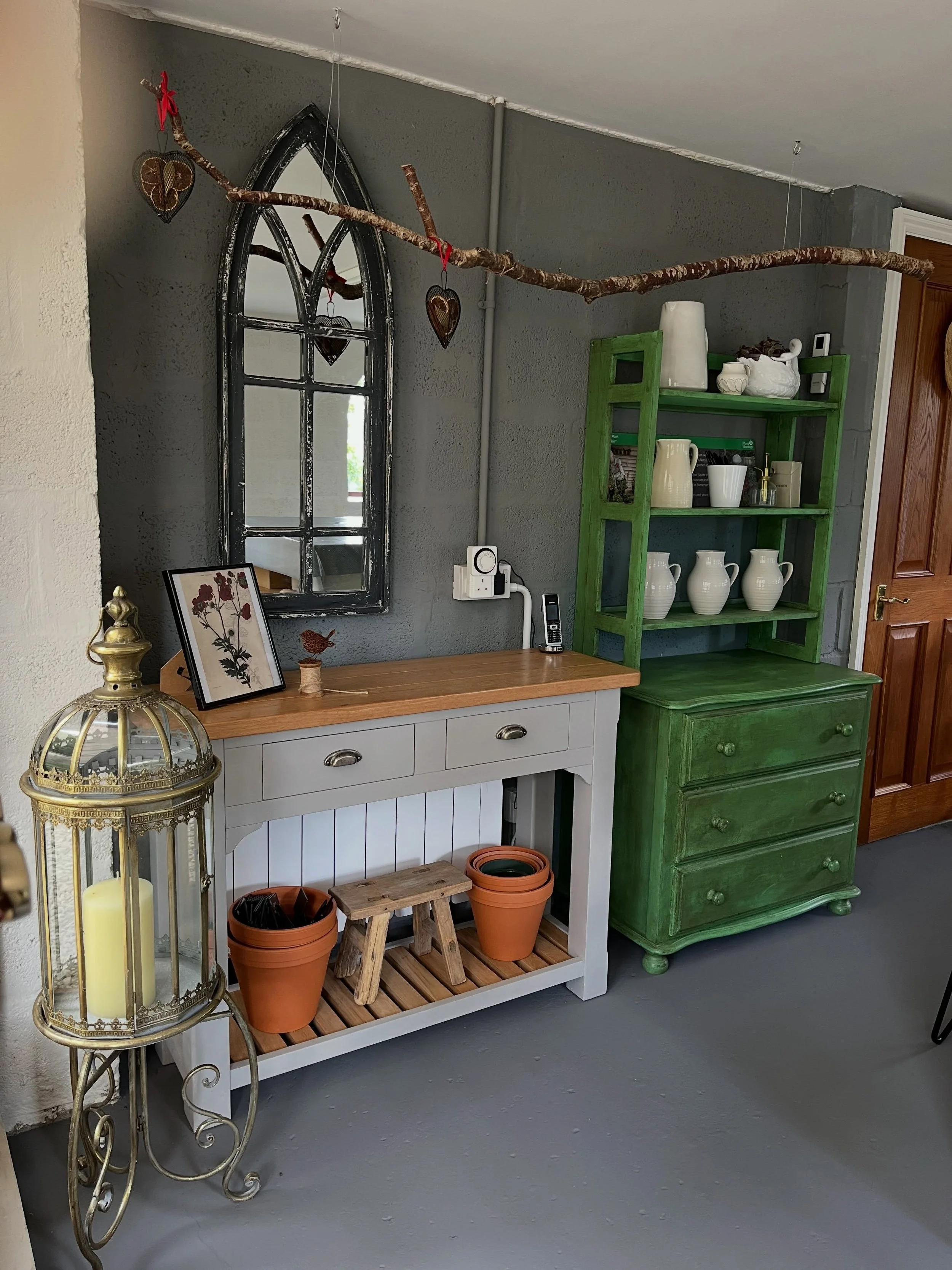 A spruced up studio ready for our next set of floristry events which start late November. All of our Christmas Wreath Workshops will be held at The Bath Greenhouse this year. 

Thank you @mattwatkins1973