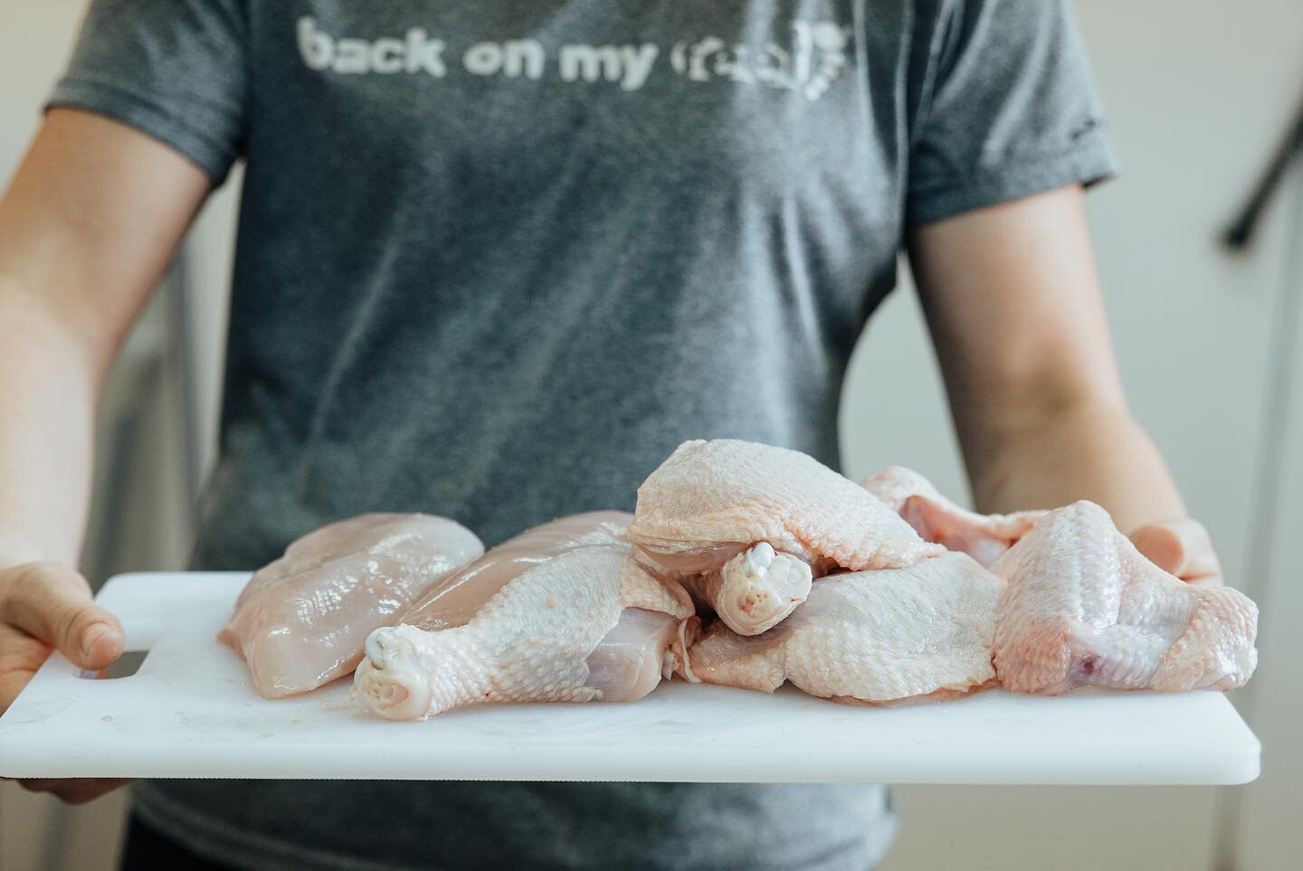 🐓CHICKEN IS BACK!🐓
Homelands poultry has stocked @bbdairy and @bradsfarmmarket with chicken cuts and whole birds! Stock up for Memorial Day weekend! 

Picture credit to @maggiemariephotography, book her for all your photography needs!