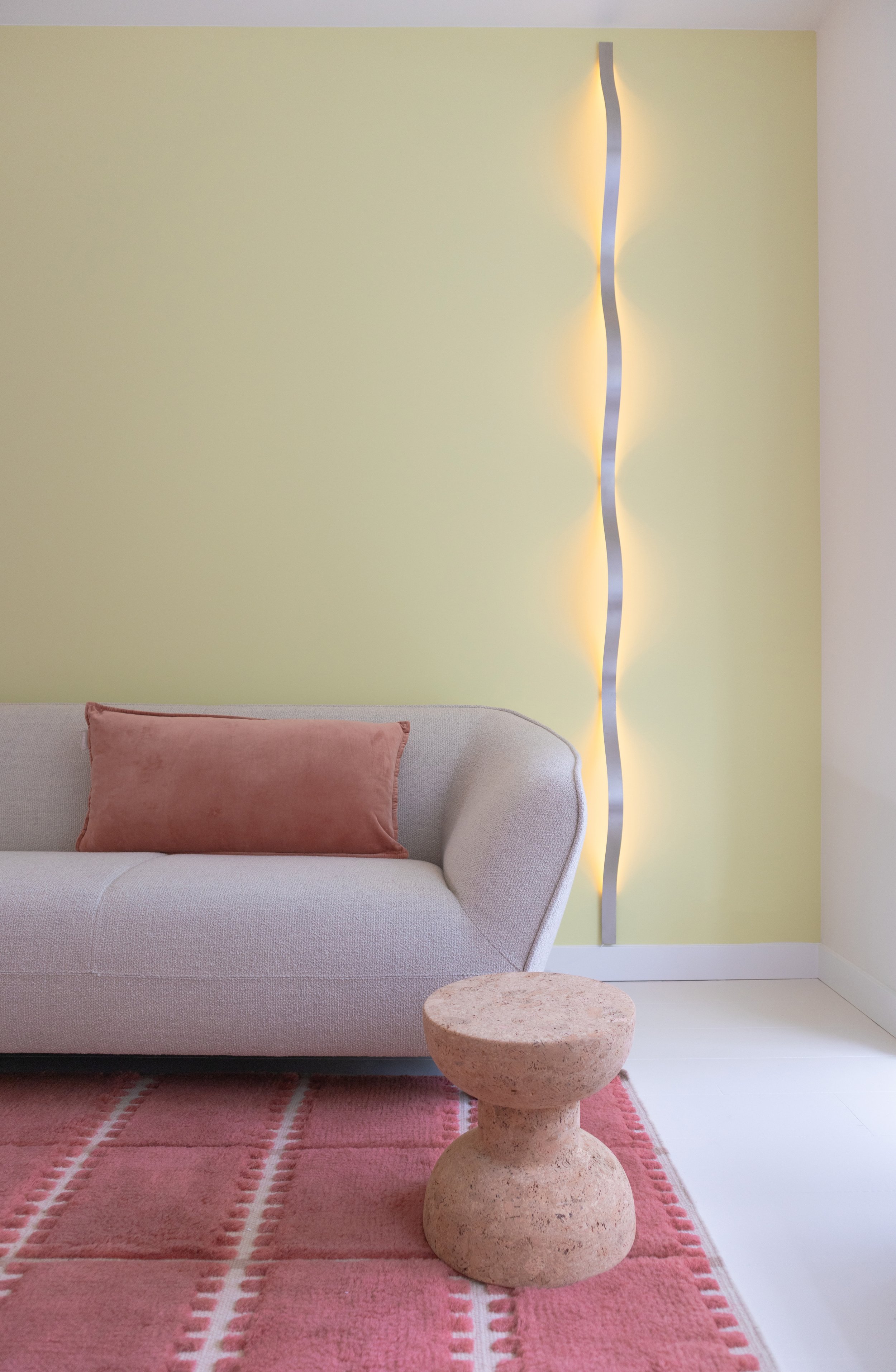 studio en J- Sine light.jpg