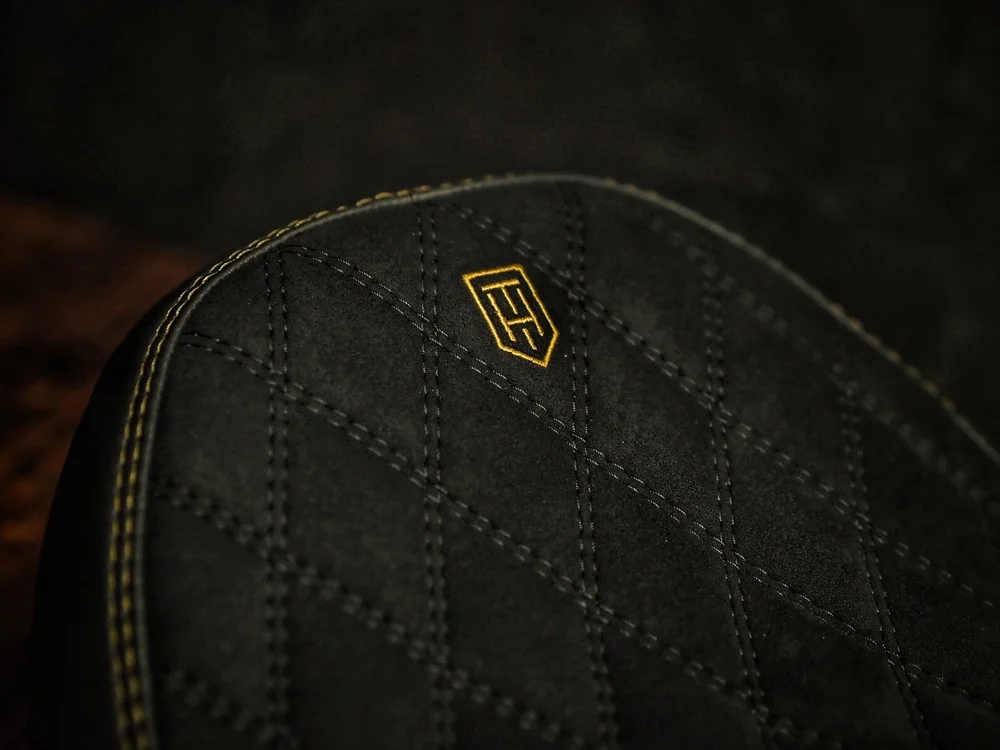  peak Take!チェア made of Alcantara Alcantara comfort seat (+AquaGuard) — Tom Hurley - Custom Seats