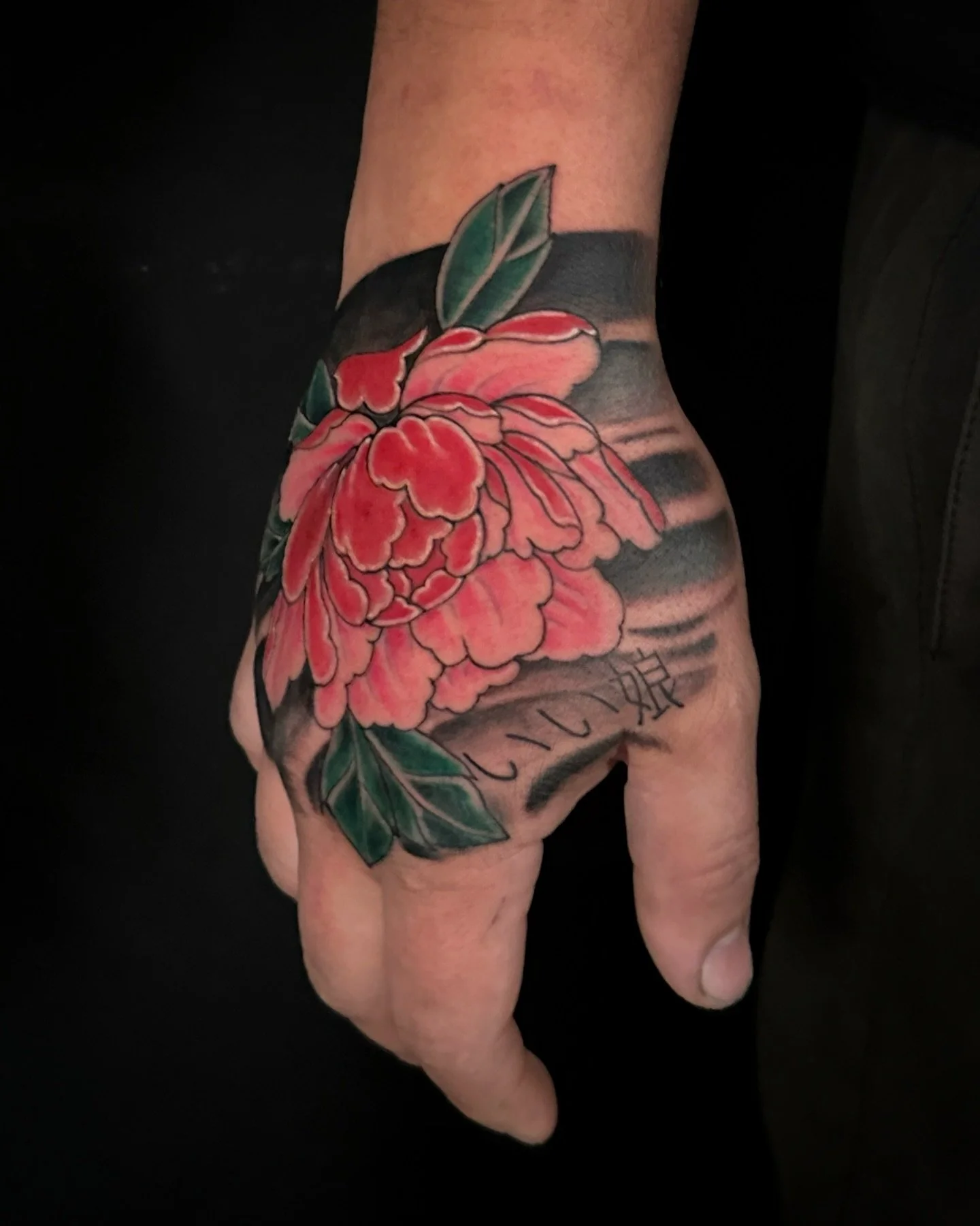 Japanese peonie/ &ldquo;good girl&rdquo; in Japanese 🌸✨ 
#japanesetattoos #colortattoo #blackandgrey #arkansas #arkansastattoos #arkansasartists #arkansastattooartist