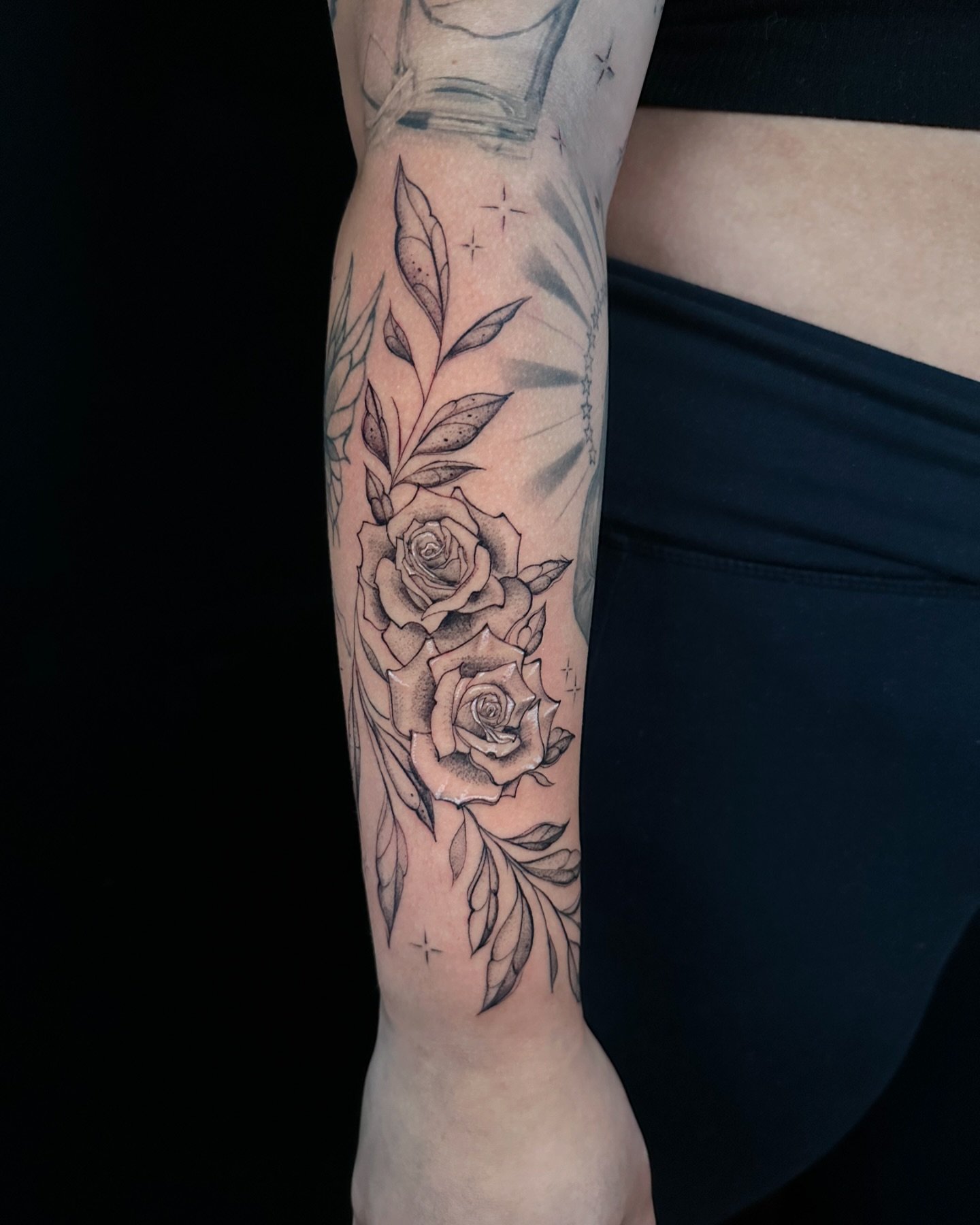 Rose filler🥀 with a different vibe✨ #blackandgrey #rose #roses #rosetattoo #fineline #finelinetattoo #arkansas #arkansastattoos #rogersarkansas #arkansastattoos #arkansastattooartist #nwa #nwatattoo #nwatattooartist #3rl