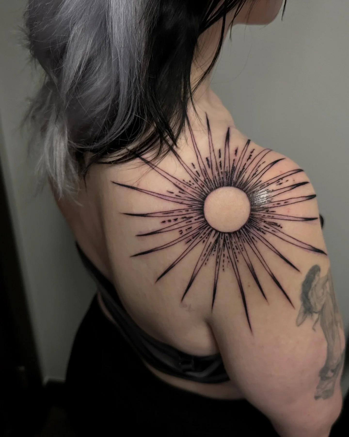Right shoulder sun Banger w touched up moon shoulder from a while back! Gotta love the opposing sides! 🔥 #shouldertattoo #sunandmoon #arkansas #arkansastattoos #rogersarkansas