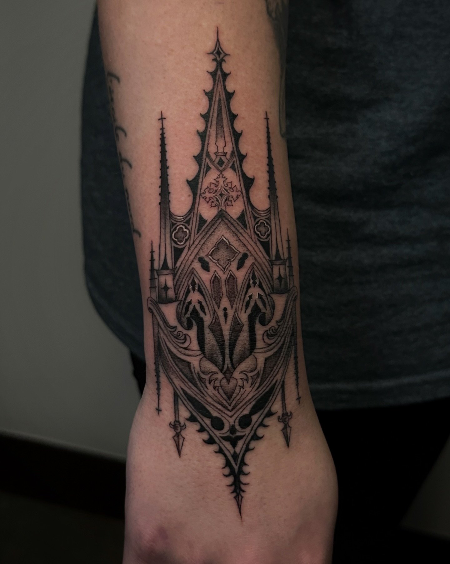 BEAUTIFUL gothic cathedral wrist filler🥹she&rsquo;s so pretty give me more !! #arkansas #arkansastattoos