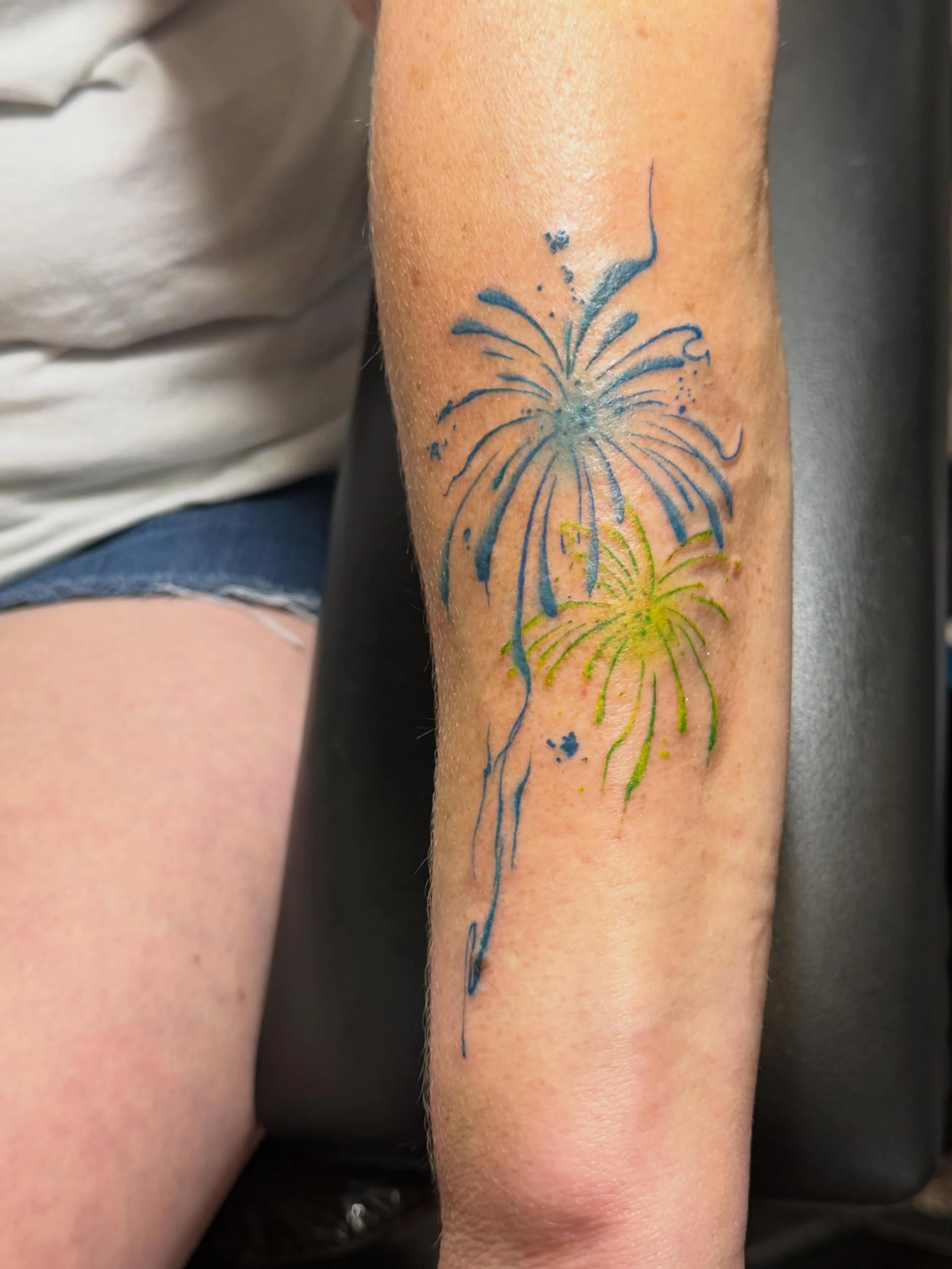 Did this beautiful memorial tattoo on a returning client! Some spray paint fire works! 🎆 ❤️&zwj;🩹