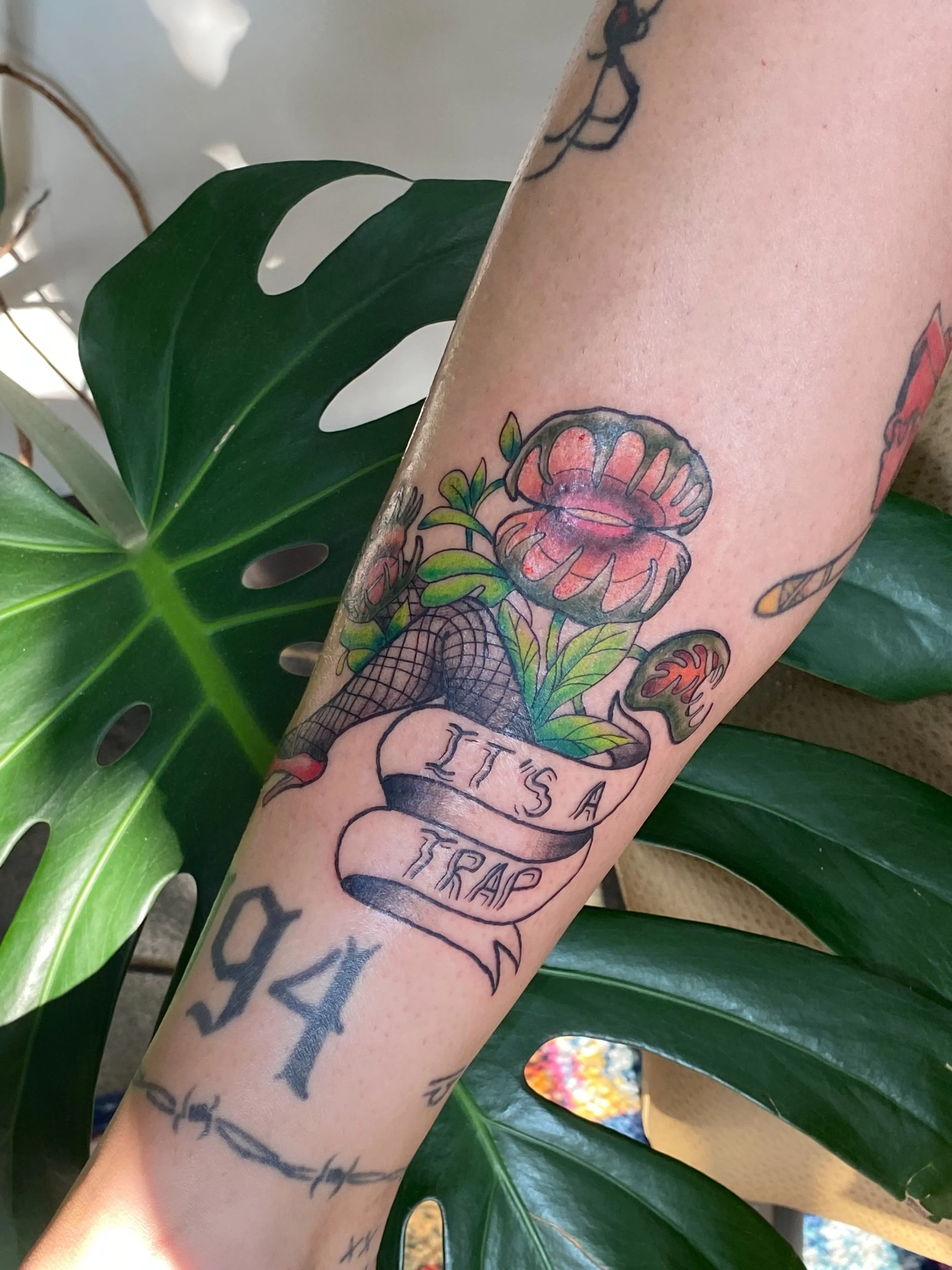 One of my all time fave tats on one of my fave girls!!! I am so happy I got to tat you while you were in town!!! #itsatrap #venusflytrap