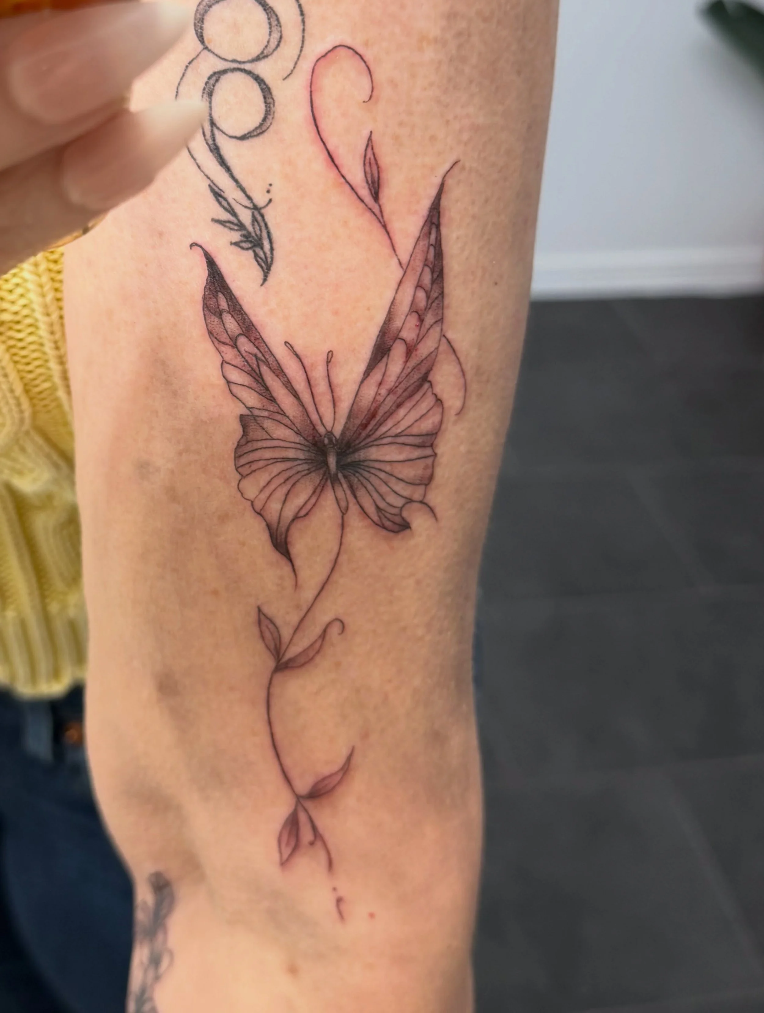 An addition and a rework of my own work! Just adding another layer for contrast 🥰 I LOVVEEE MY RETURNING CLIENTS THANK UOU FOR ALWAYS TRUSTING AND SUPPORTING ME!!