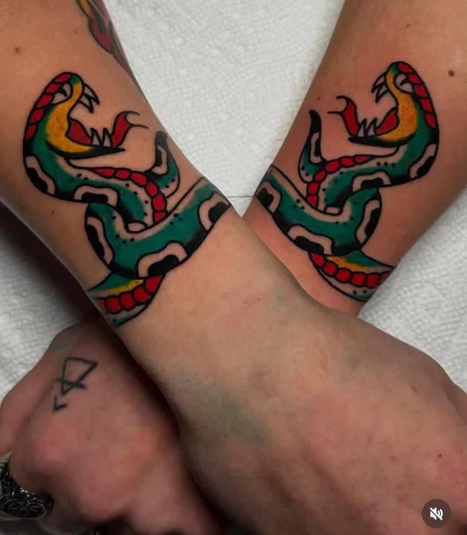 Tattoo by @danduquettetattoo #northshore #gardencitytattoo #oldlines #traditionaltattoo #salemma #beverlyma #skinart_traditional #tradworkers #tattoo #traditionaltattoos #whipshaded #traditionaltattooer #usatraditional #oldschooltattoos #besttradtatt