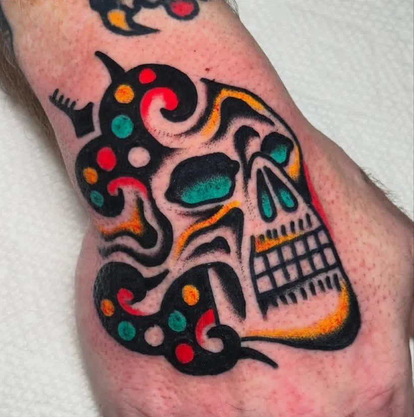 Tattoo by @abixbytattoo #northshorema #gardencitytattoo #oldlines #traditionaltattoo #salemma #beverlyma #skinart_traditional #tradworkers #tattoo #traditionaltattoos #whipshaded #traditionaltattooer #usatraditional #oldschooltattoos #besttradtattoos