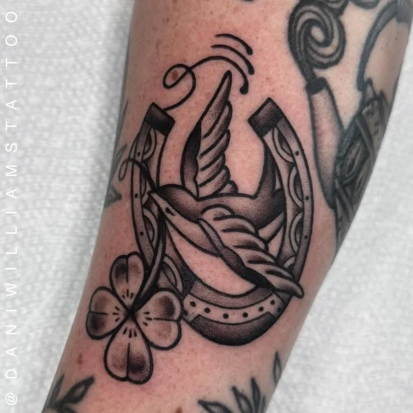 Tattoo by @daniwilliamstattoo #northshorema #gardencitytattoo #oldlines #traditionaltattoo #salemma #beverlyma #skinart_traditional #tradworkers #tattoo #traditionaltattoos #whipshaded #traditionaltattooer #usatraditional #oldschooltattoos #besttradt