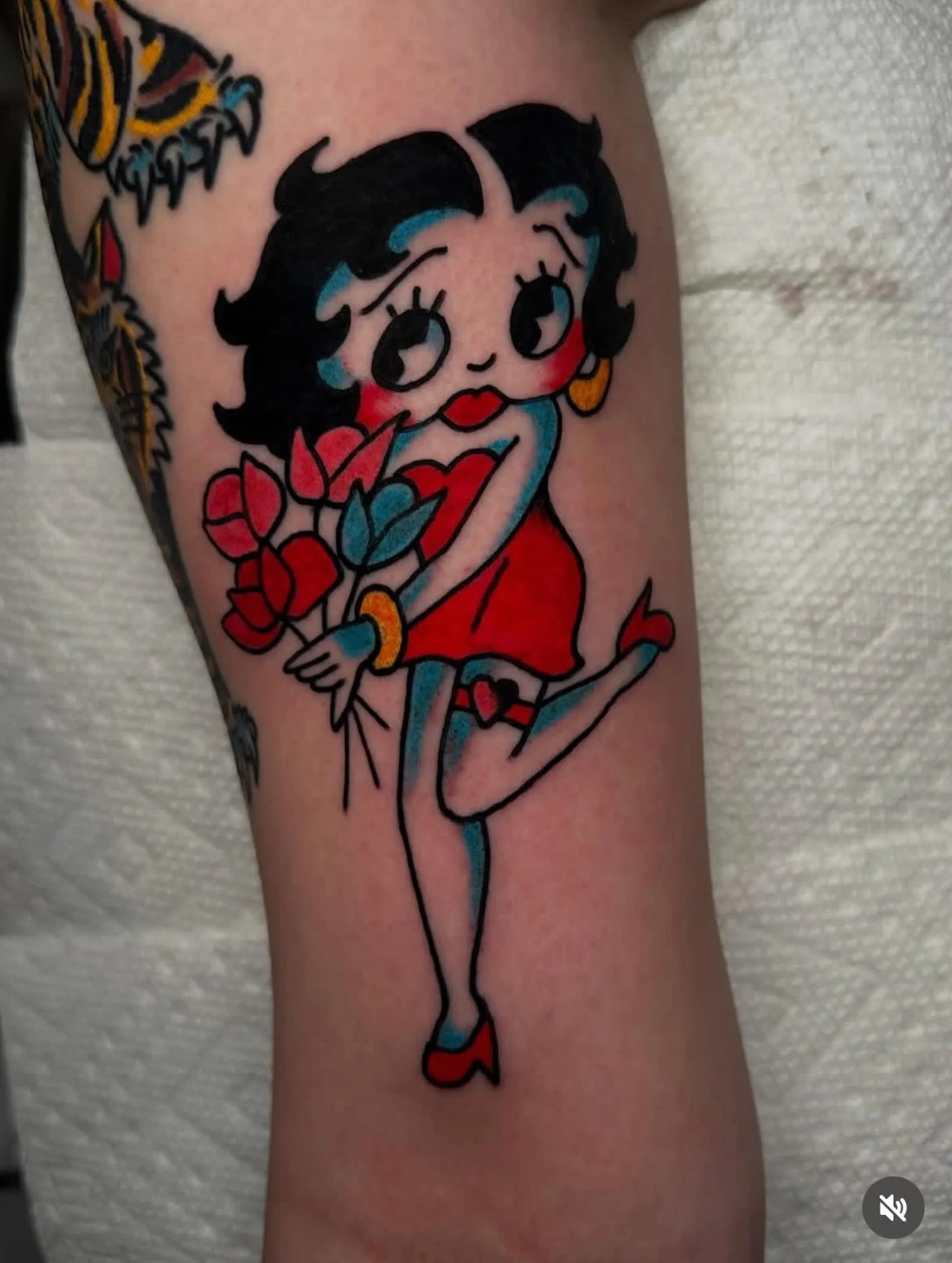 Tattoo by @danduquettetattoo

 #gardencitytattoo #traditionaltattoos #traditionaltattoo #beverlyma