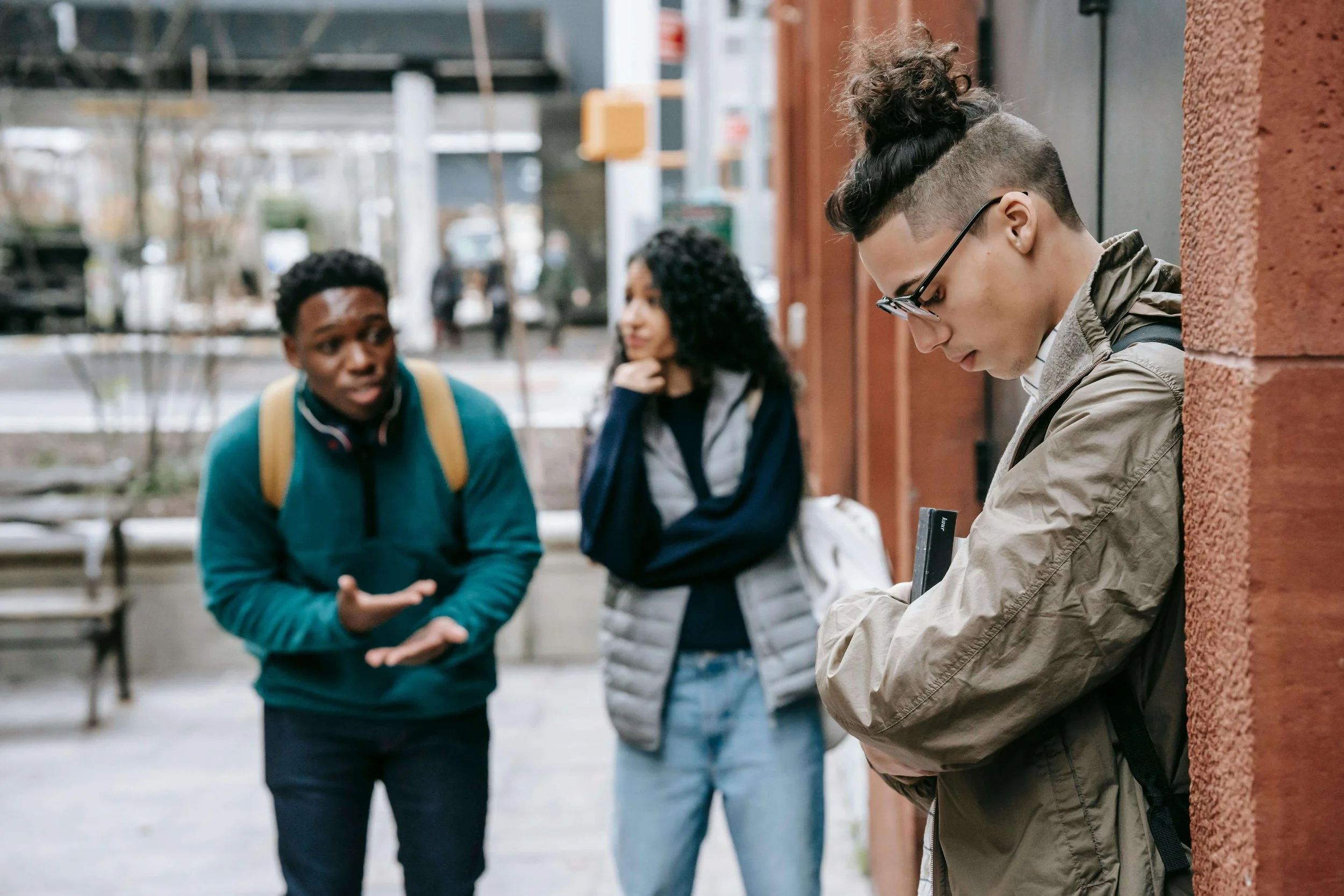 The Calm in the Chaos: Tools From a Social Anxiety Therapist in Erie, PA to Manage Social Situations