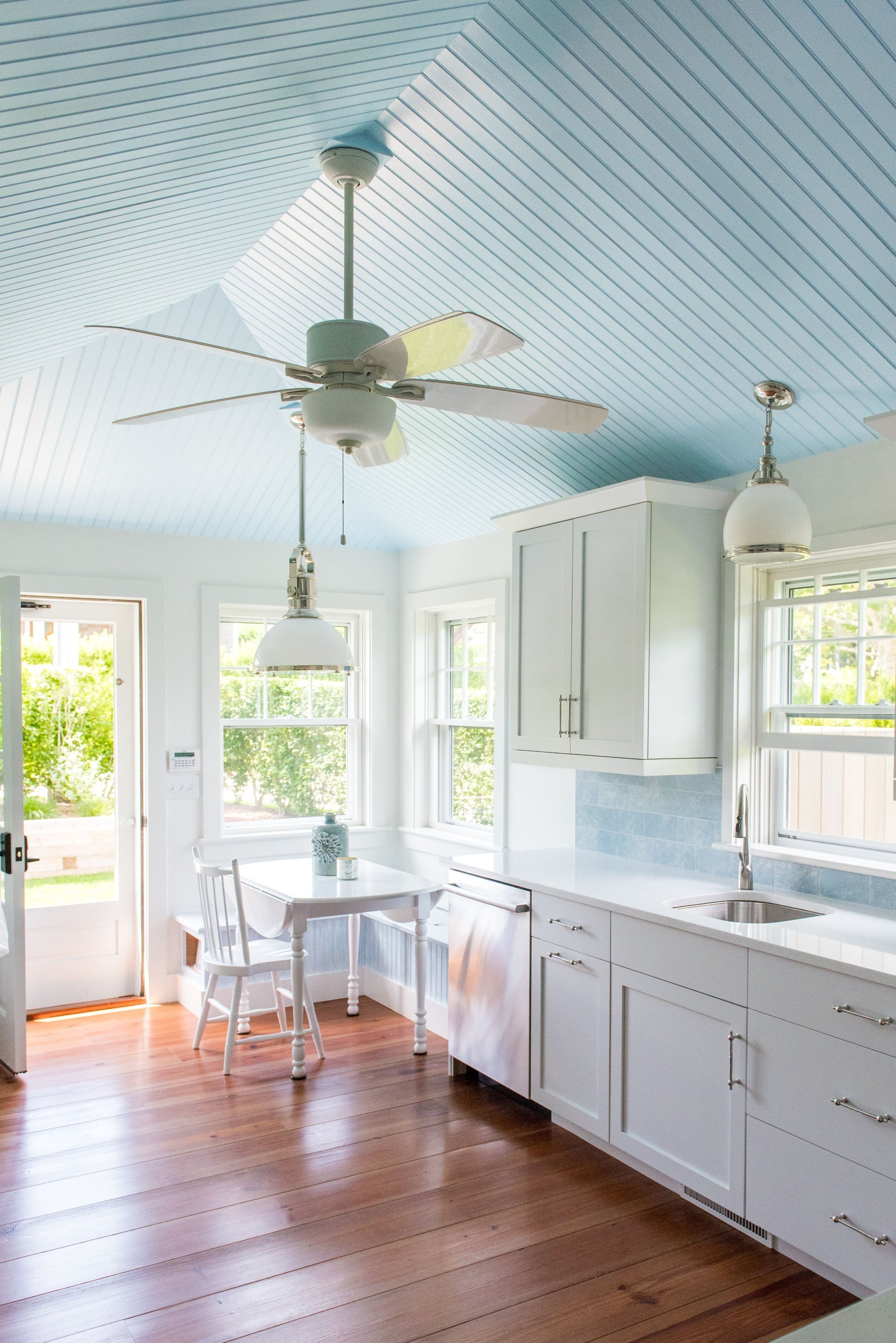 Be inspired by an ethereal cloud cover and paint a room—or even a ceiling—in Benjamin Moore Faded Denim 795.