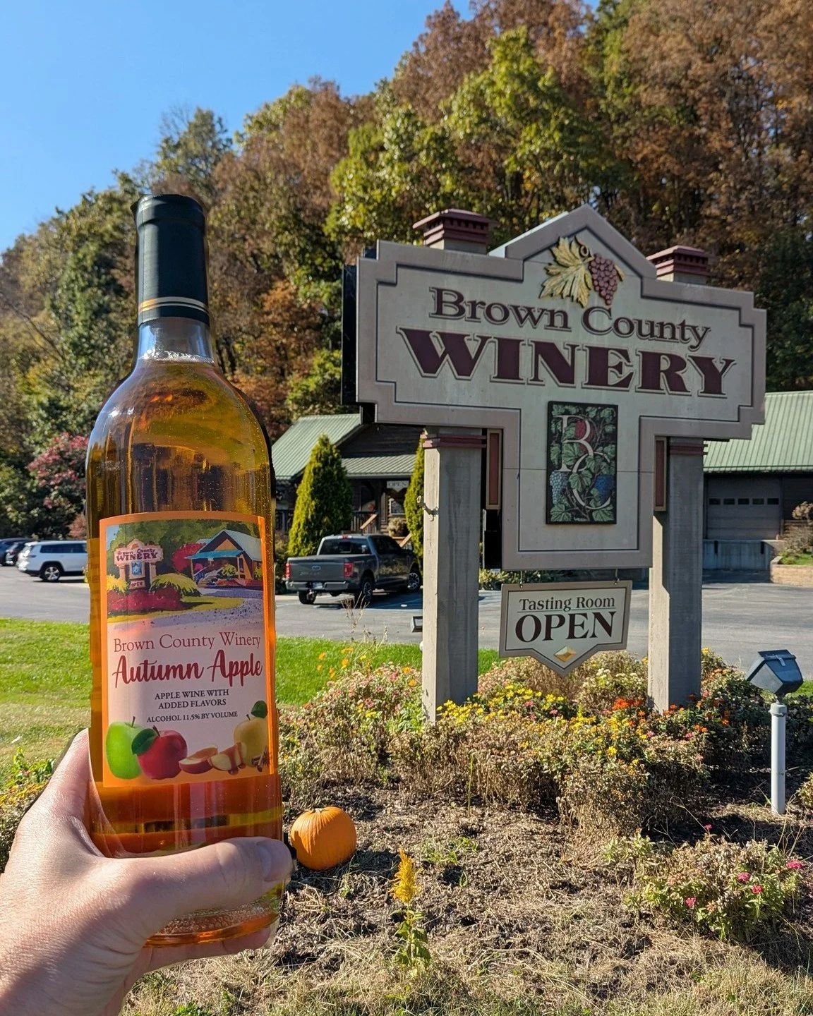 The Autumn Apple is BACK!! Our caramel apple dessert wine is back in the bottle for it's second fall, just in time for the fall colors in Brown County!! Be sure to stop by either of our Brown County tasting rooms for a wine tasting during your upcomi