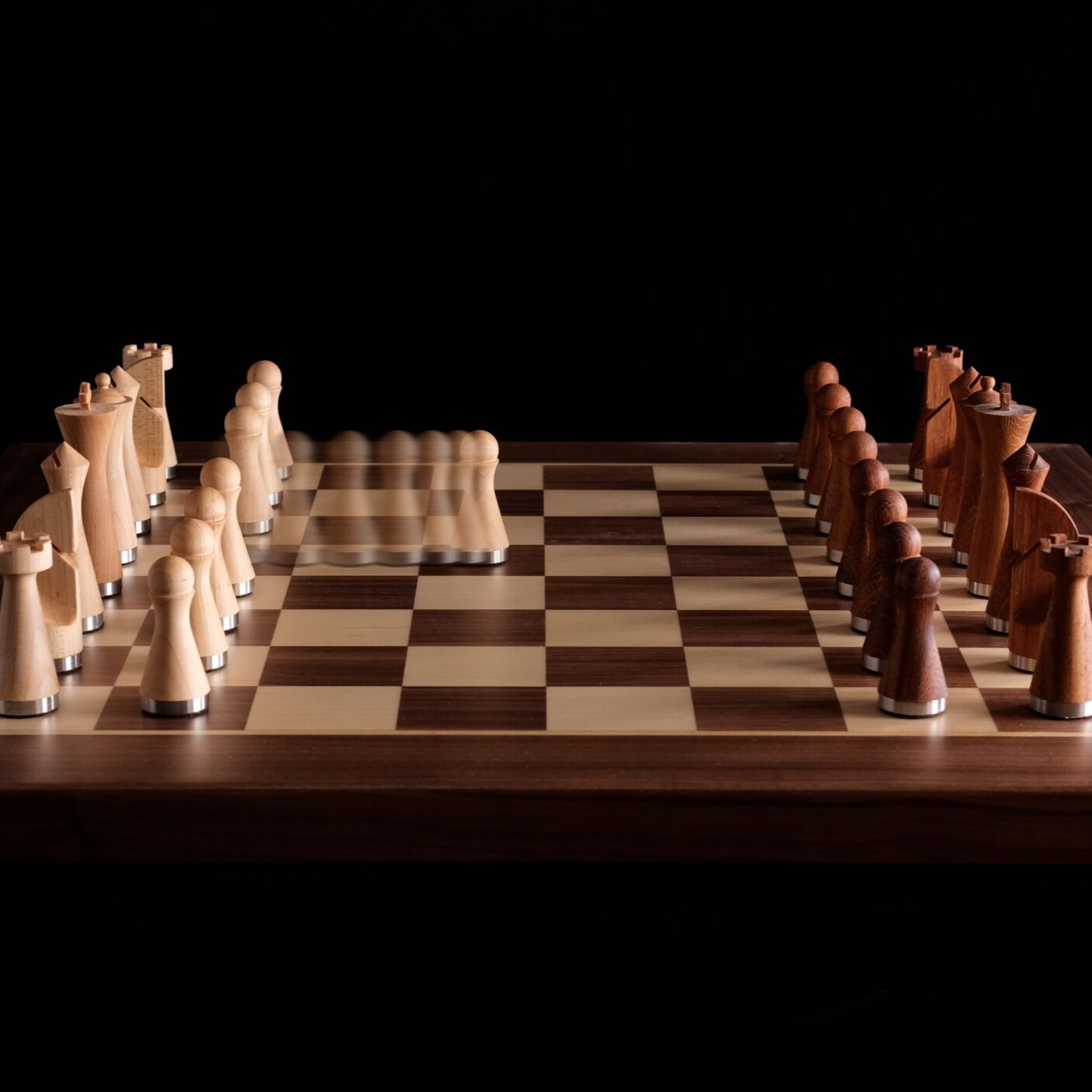 How to Play Online Chess Using a Physical Chess Board - ChessNut