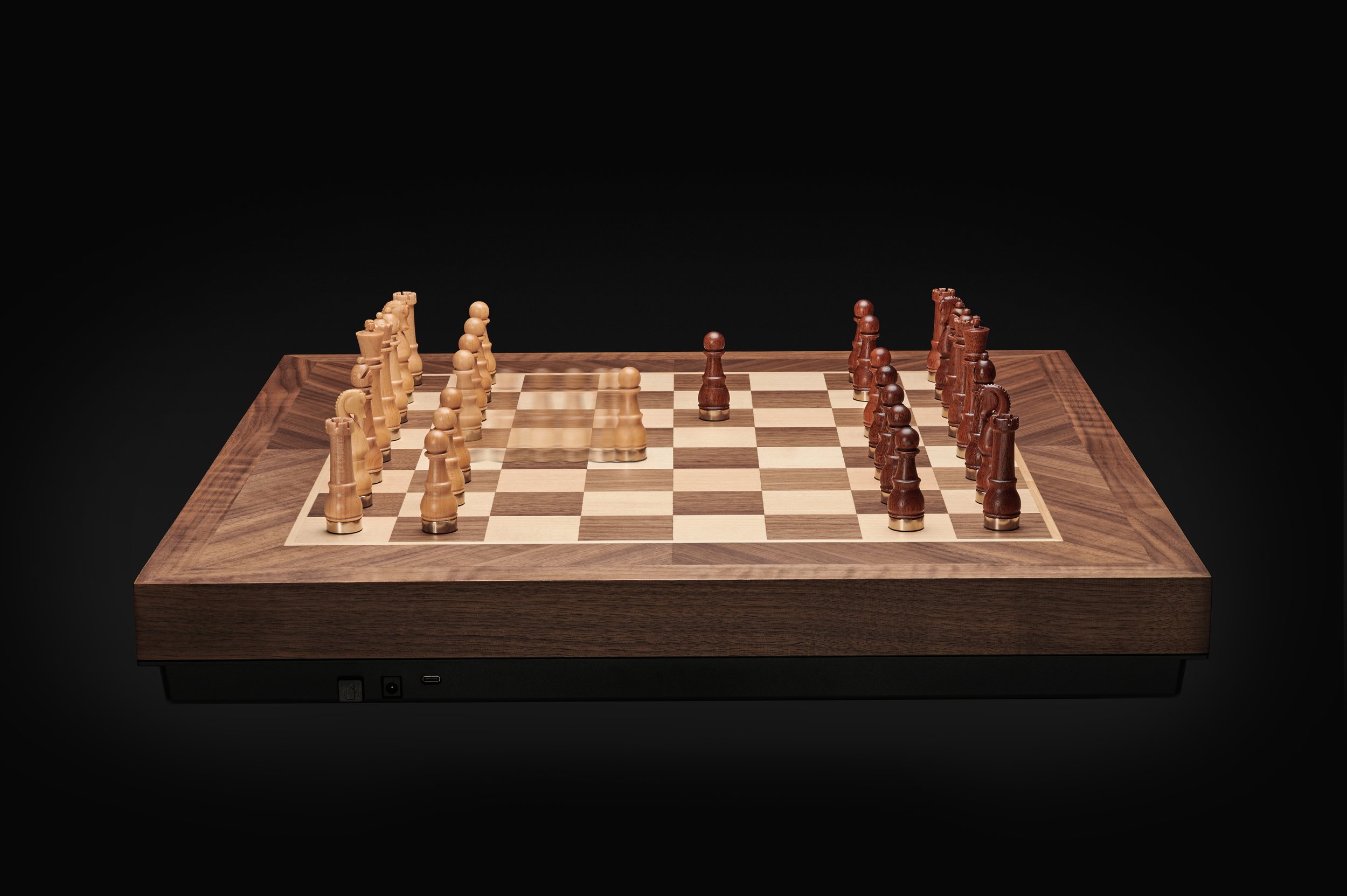 Phantom chessboard set walnut classical.jpg