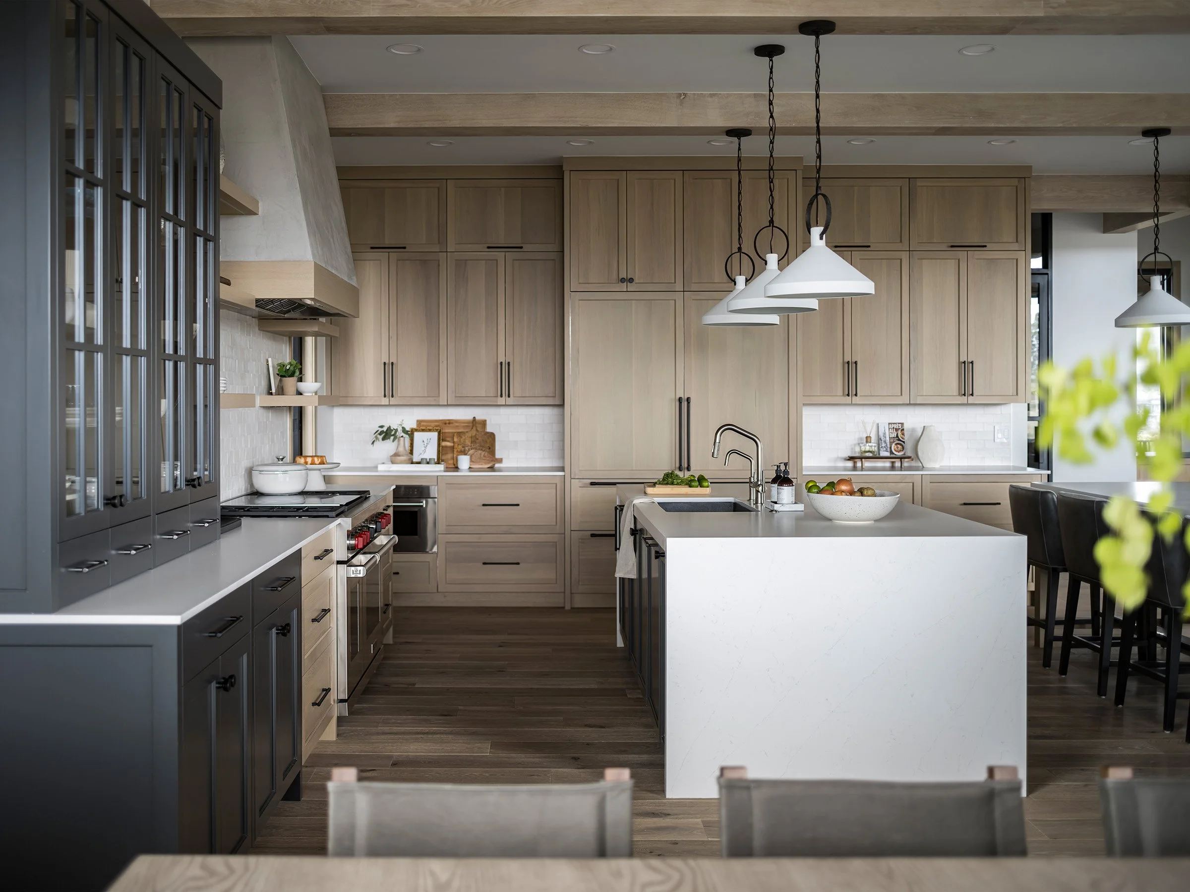 KPD_Red_Knob_Kitchen_5596SML 2.JPG